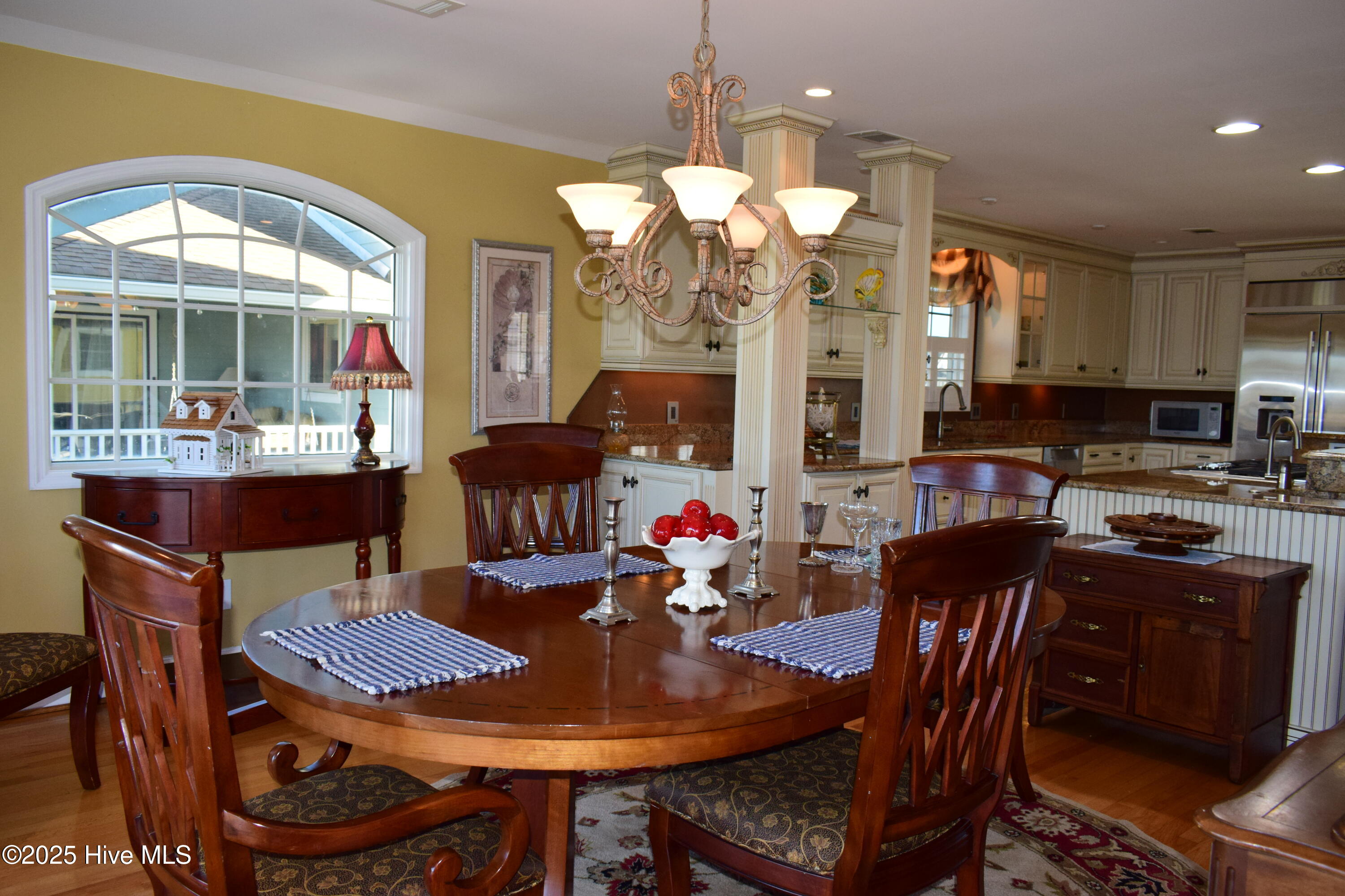 100545109 | Photo 18