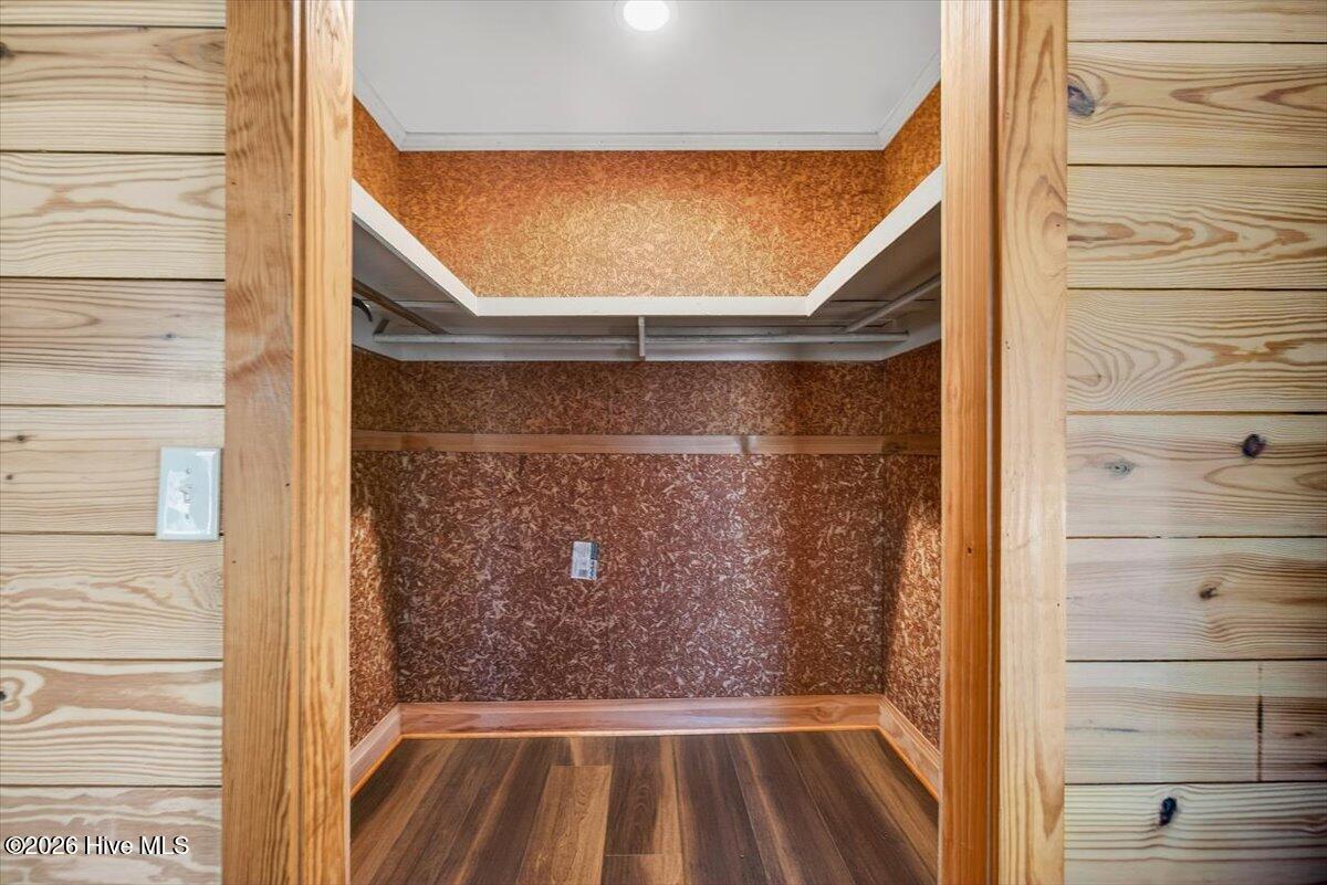 100551580 | Photo 23