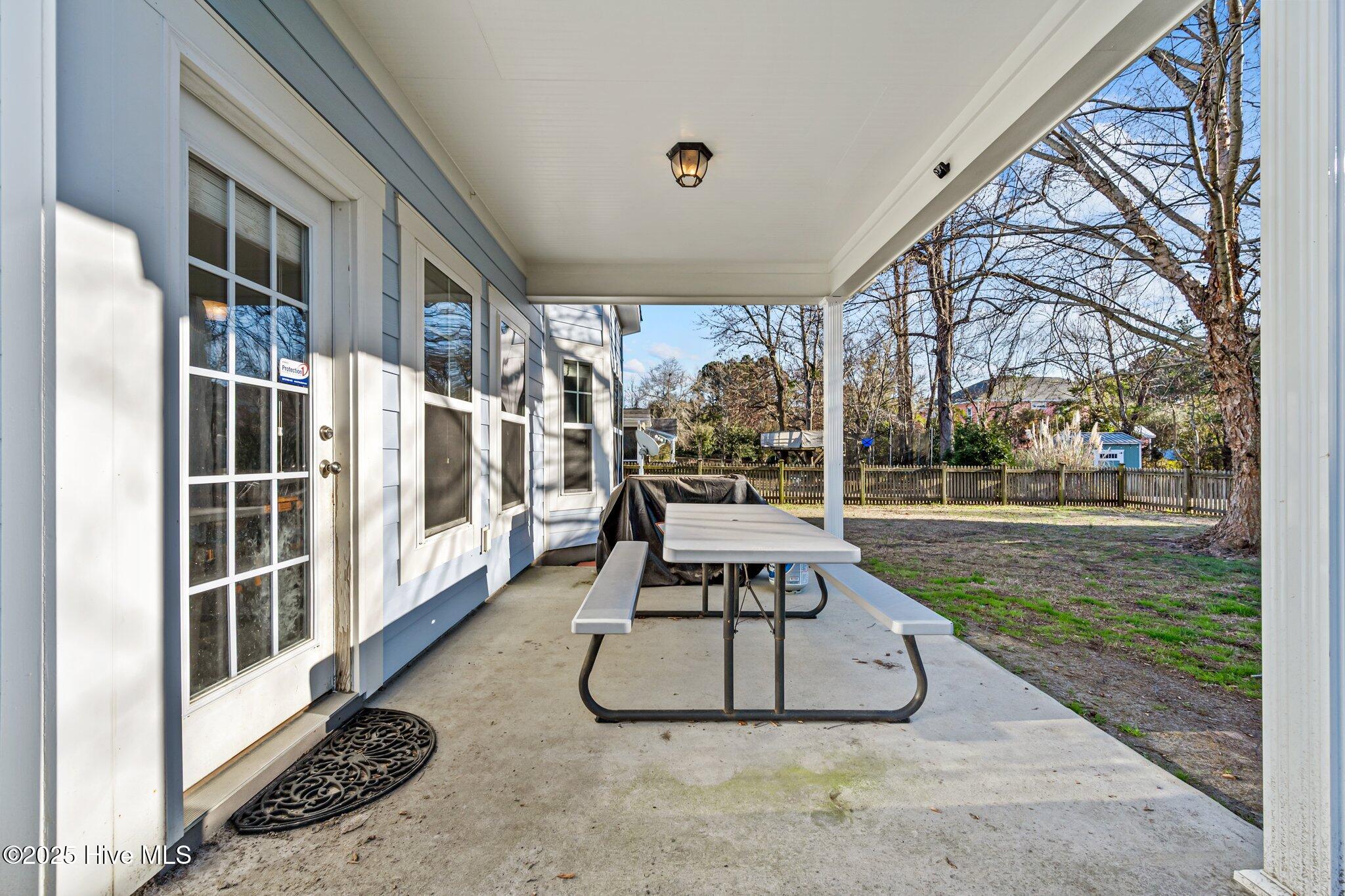 100488790 | Photo 38