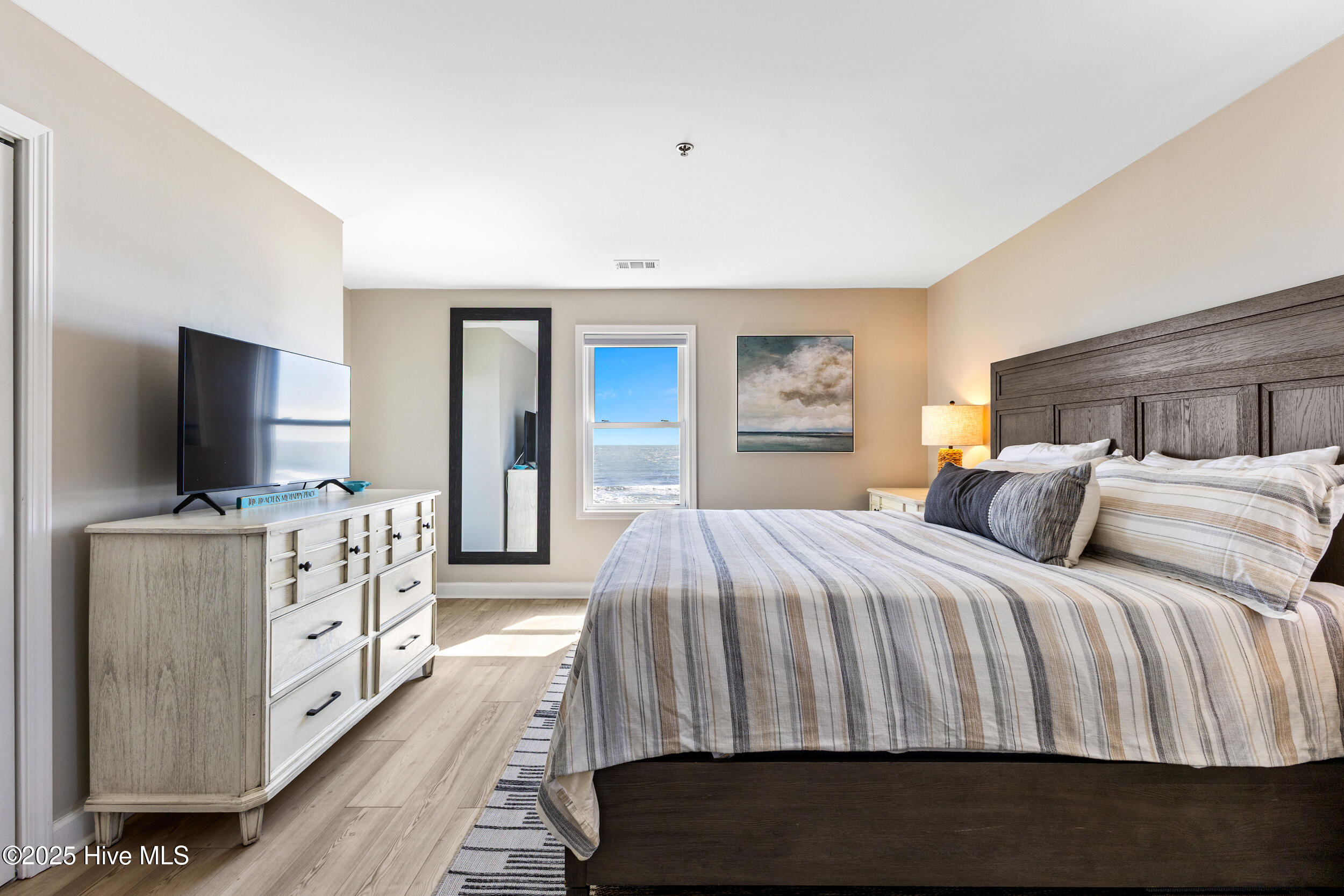 100536018 | Photo 15