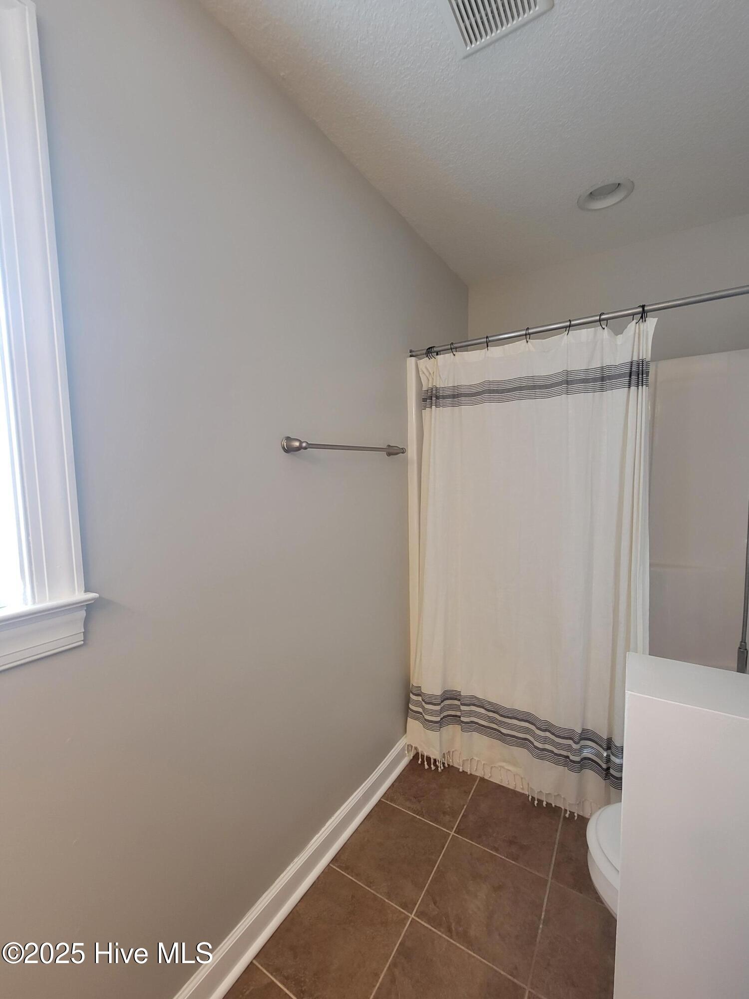 100537987 | Photo 18