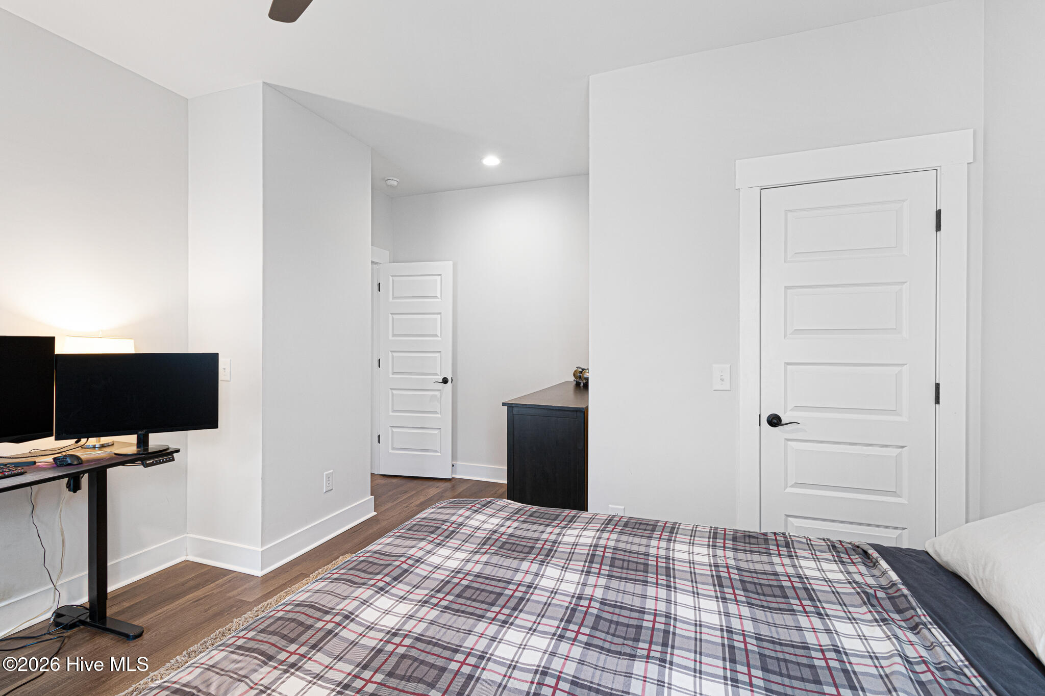 100556315 | Photo 28