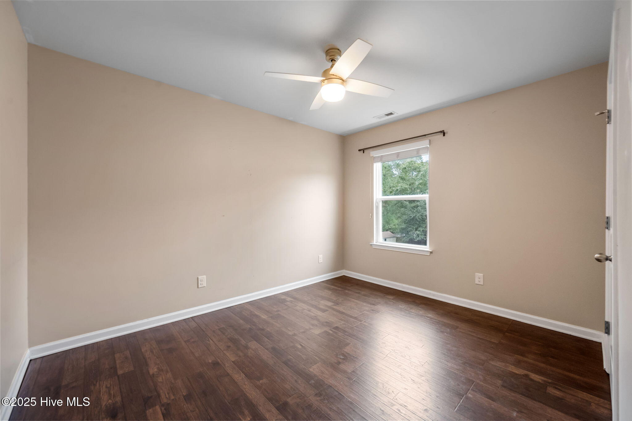 100536661 | Photo 19