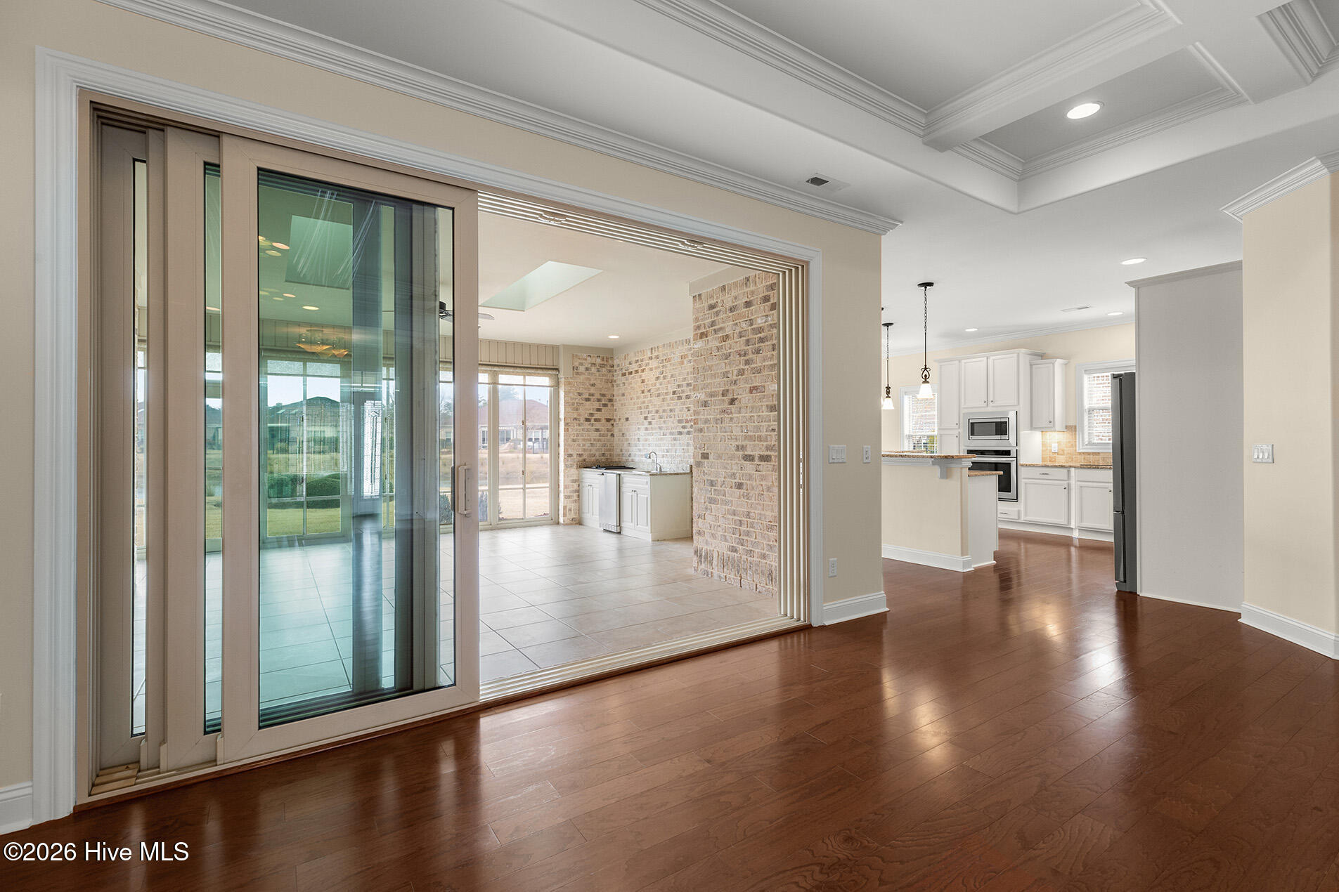 100556141 | Photo 10