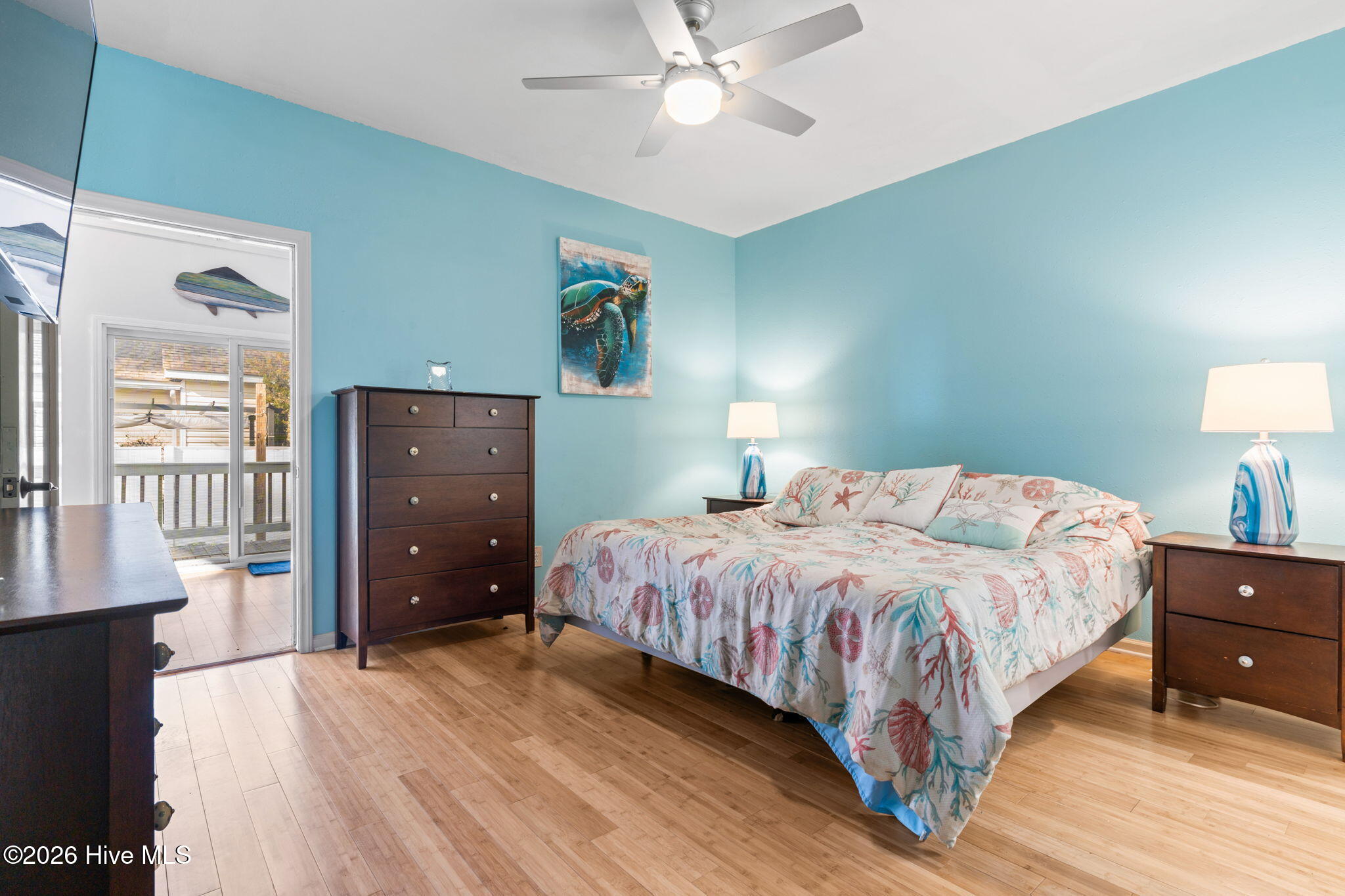 100548707 | Photo 27