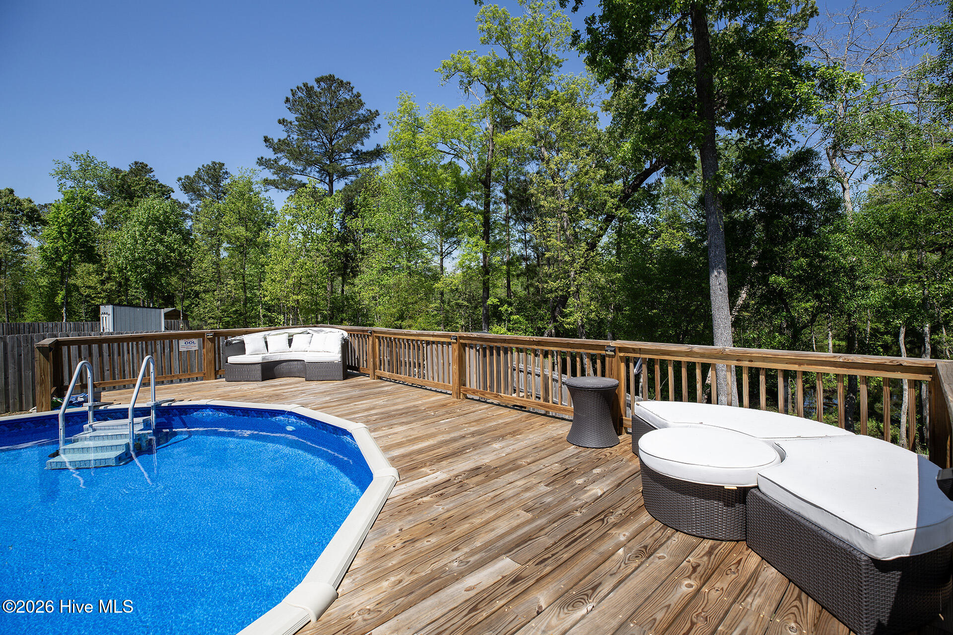 100550596 | Photo 47