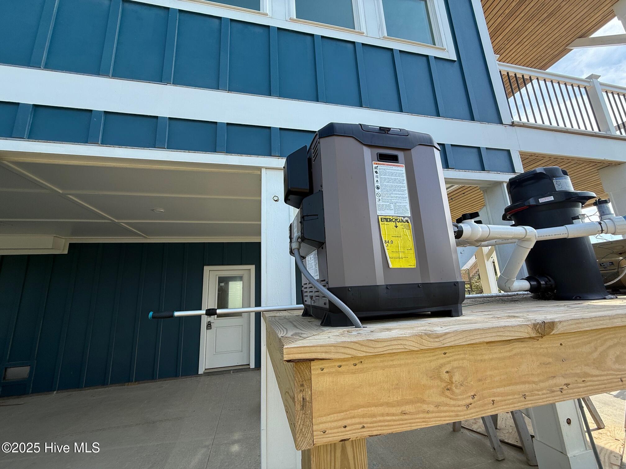 100498103 | Photo 12