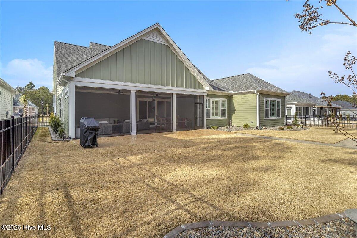 100552703 | Photo 45