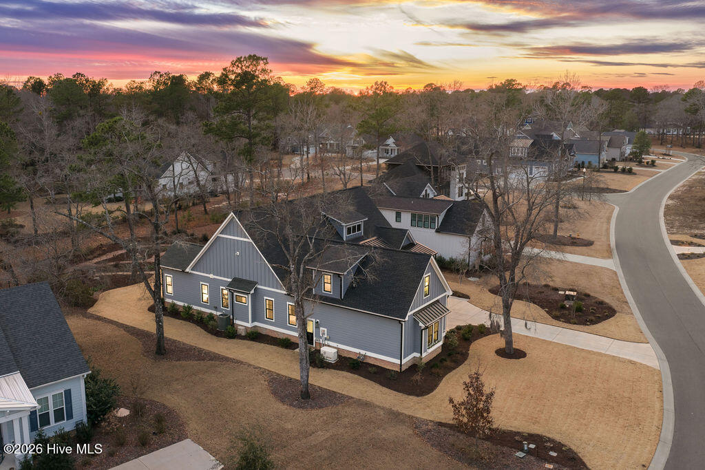 100558848 | Photo 43