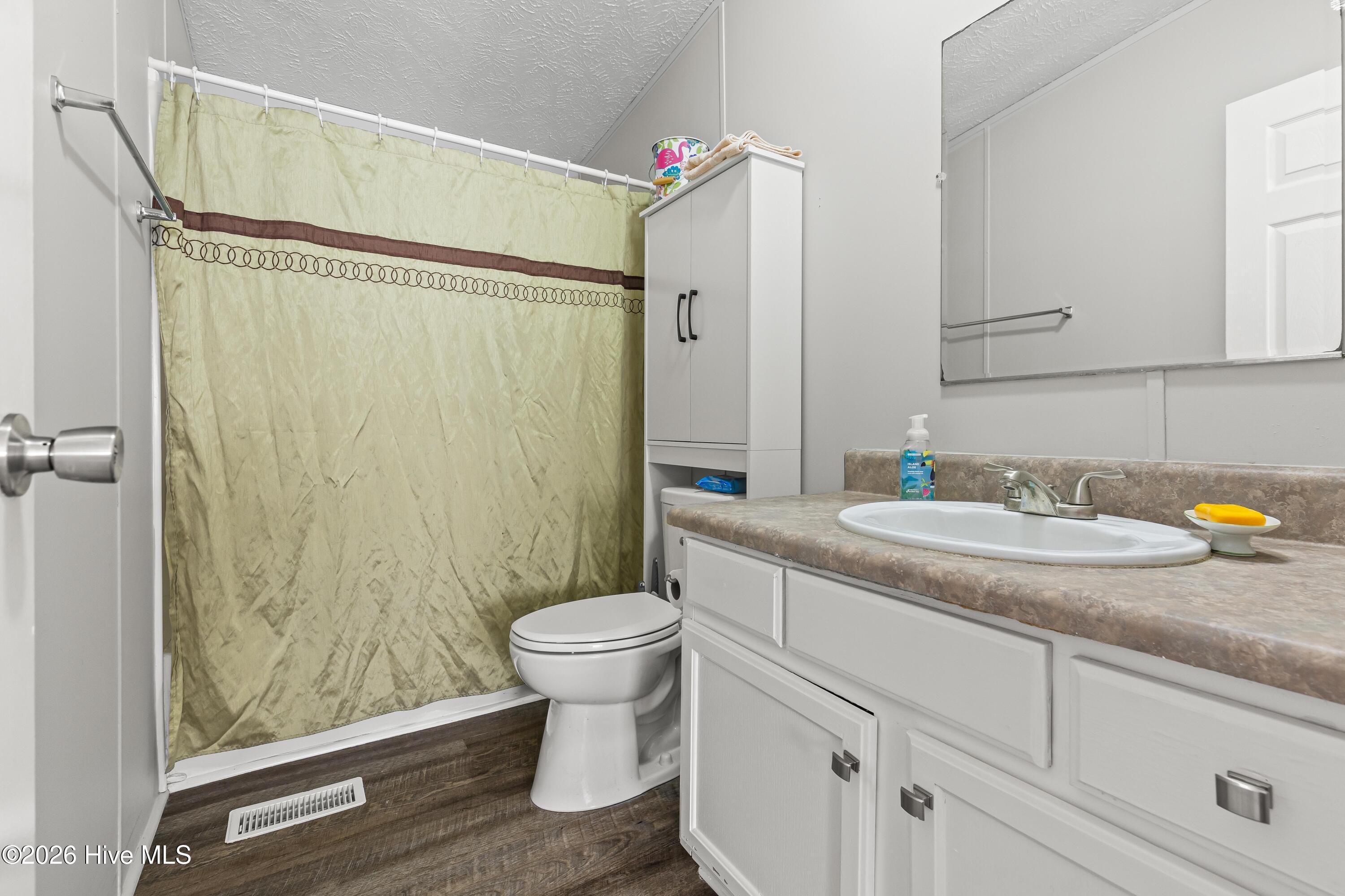 100547294 | Photo 26