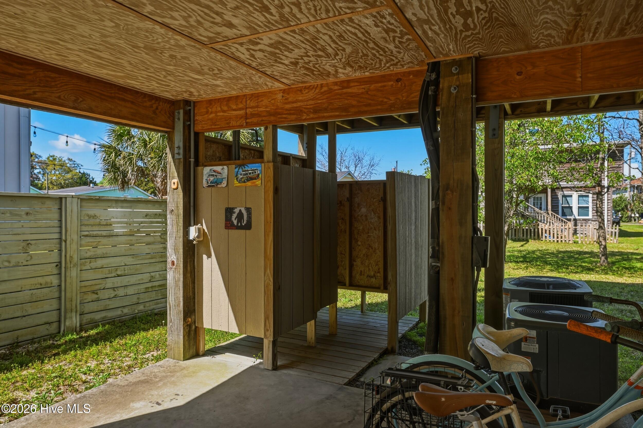 100565799 | Photo 29