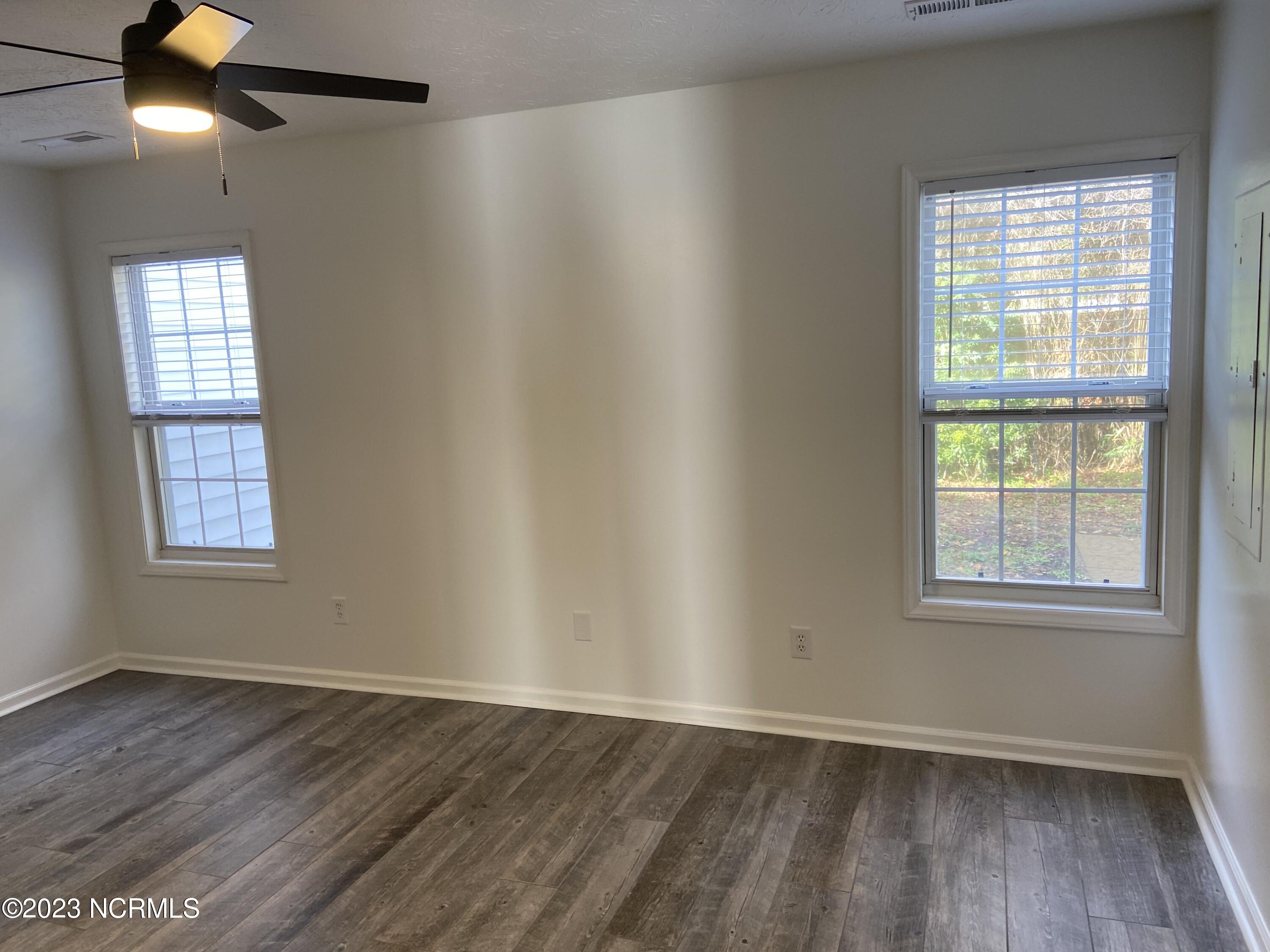 100533323 | Photo 11