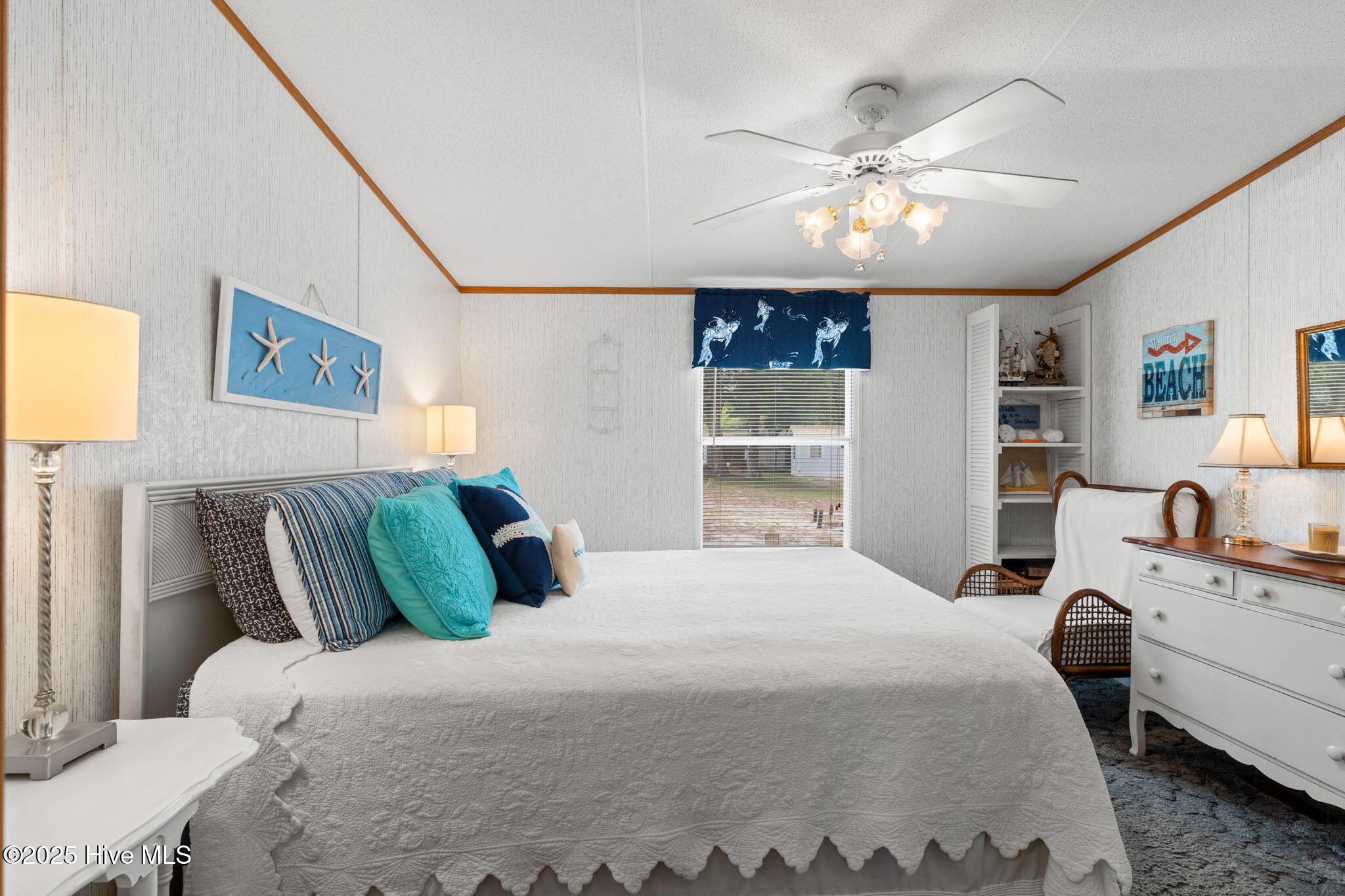 100569446 | Photo 14