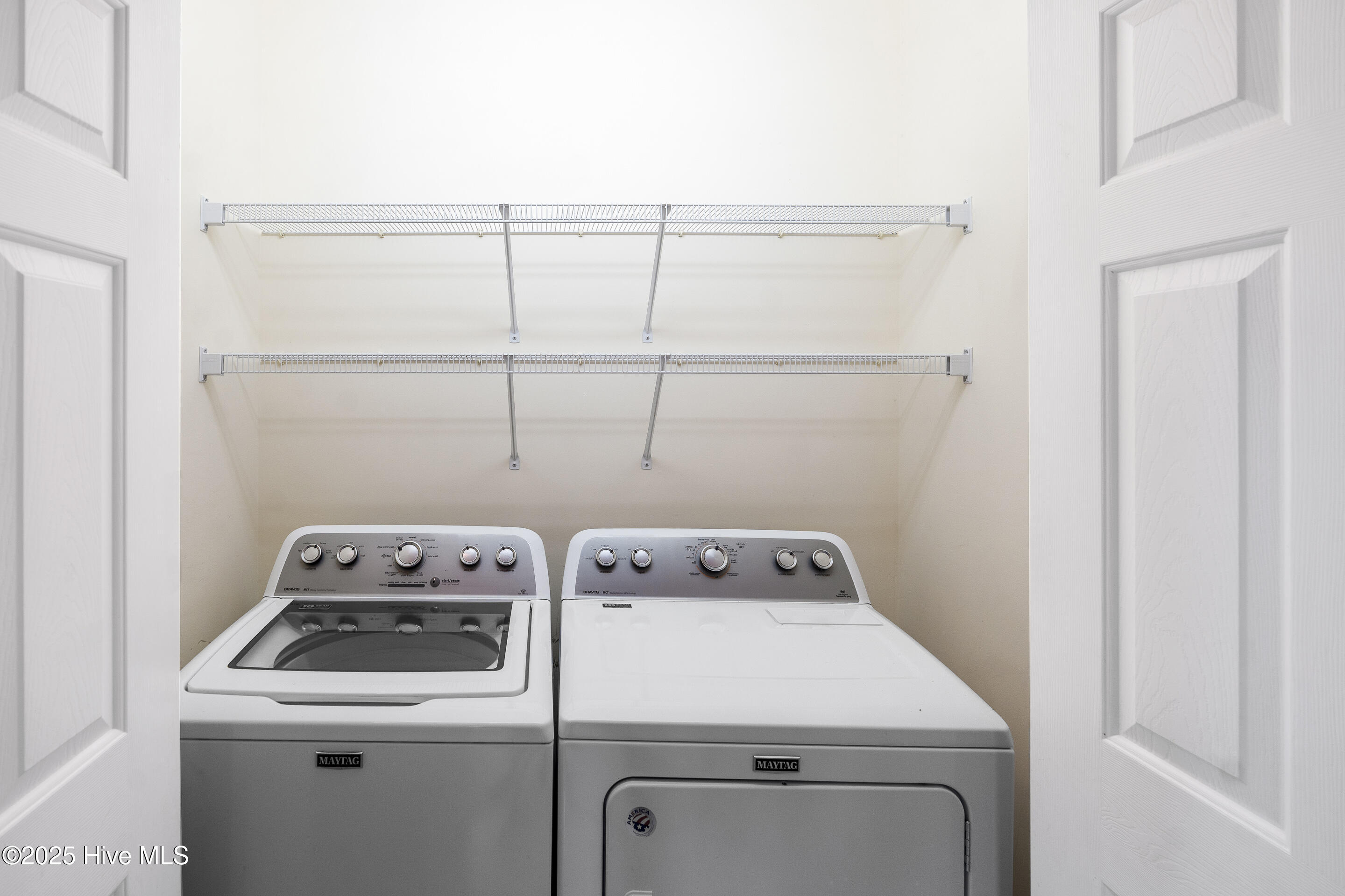 100499709 | Photo 45