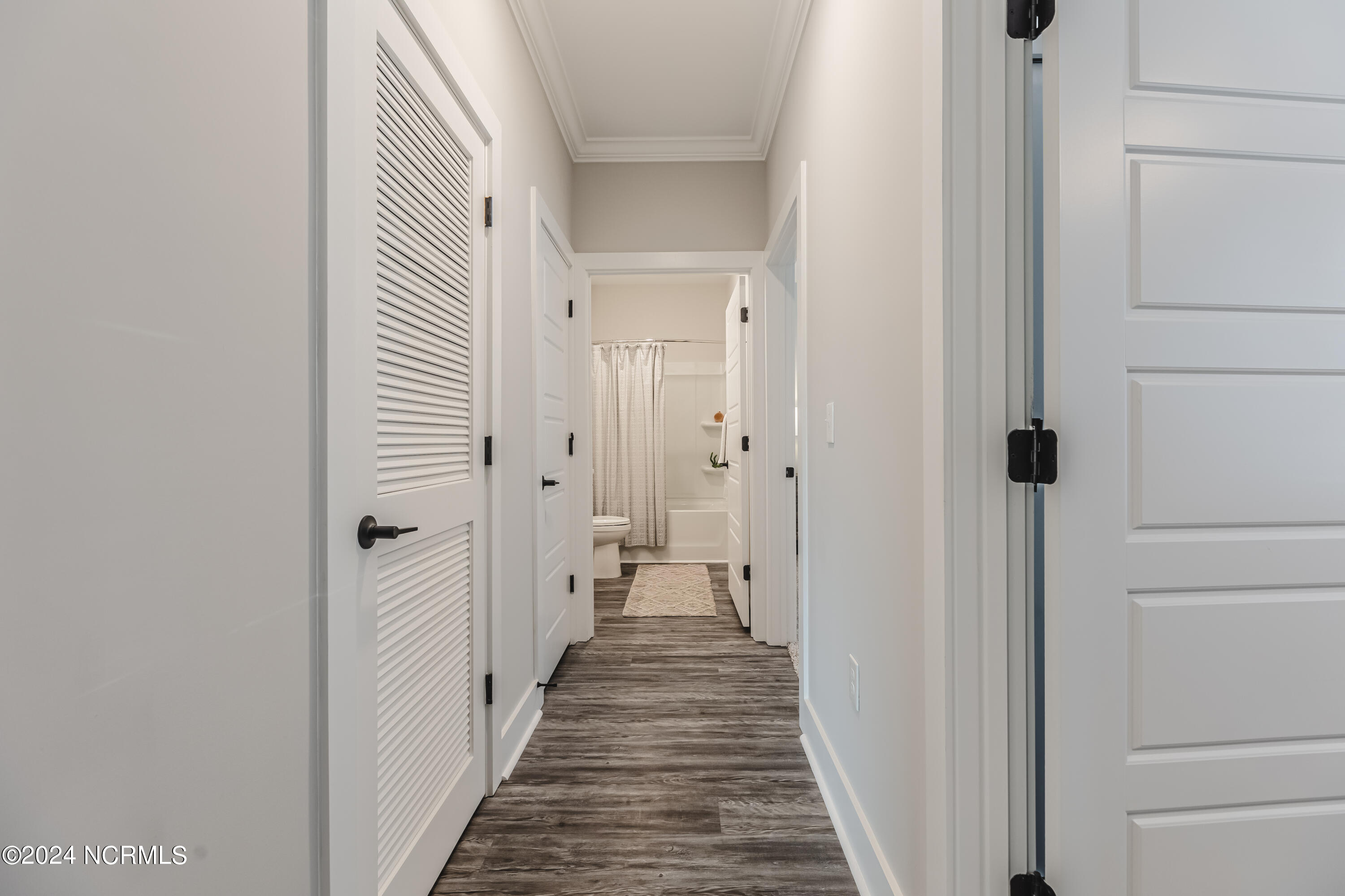 100562598 | Photo 21