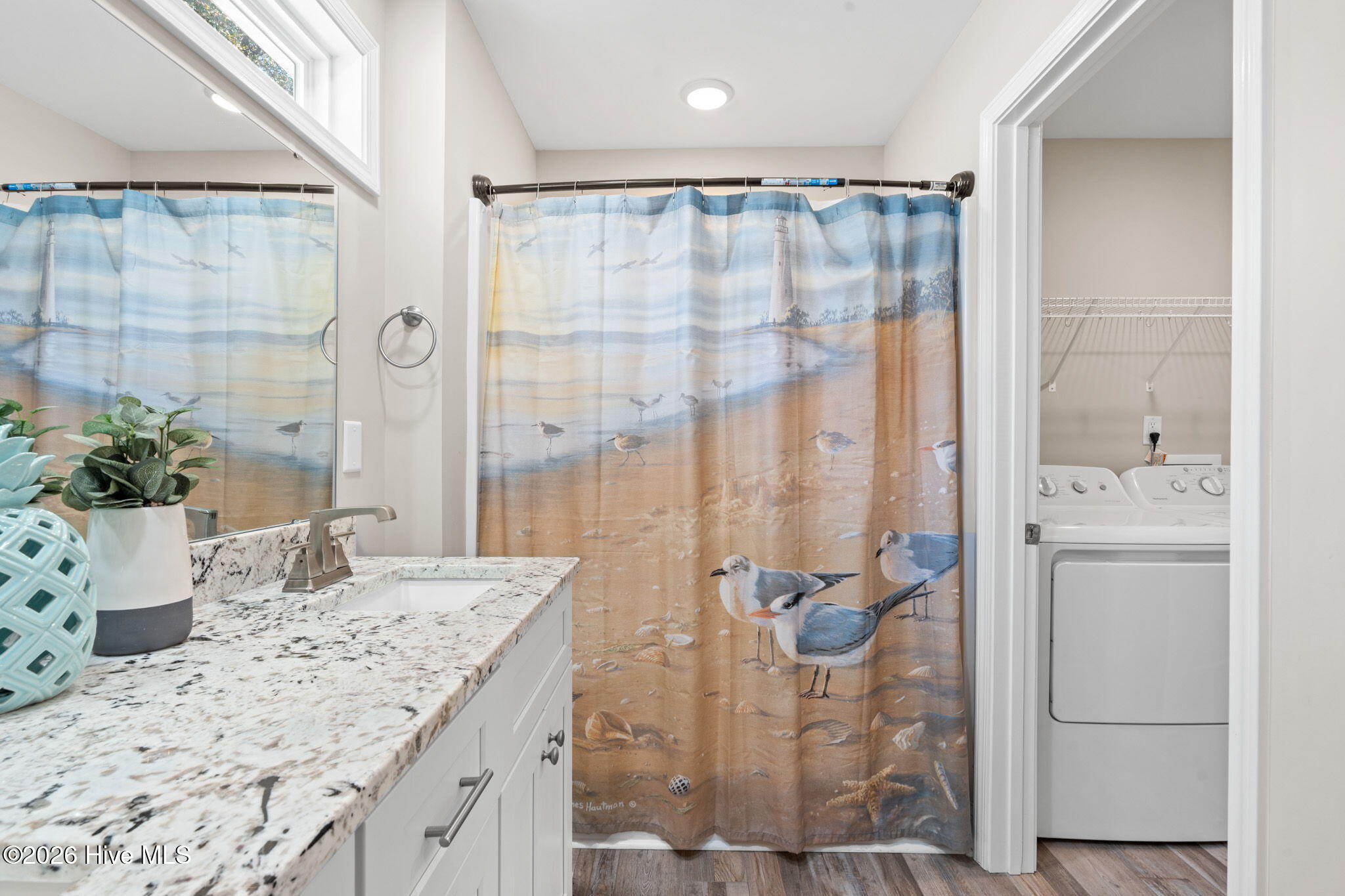 100564601 | Photo 22