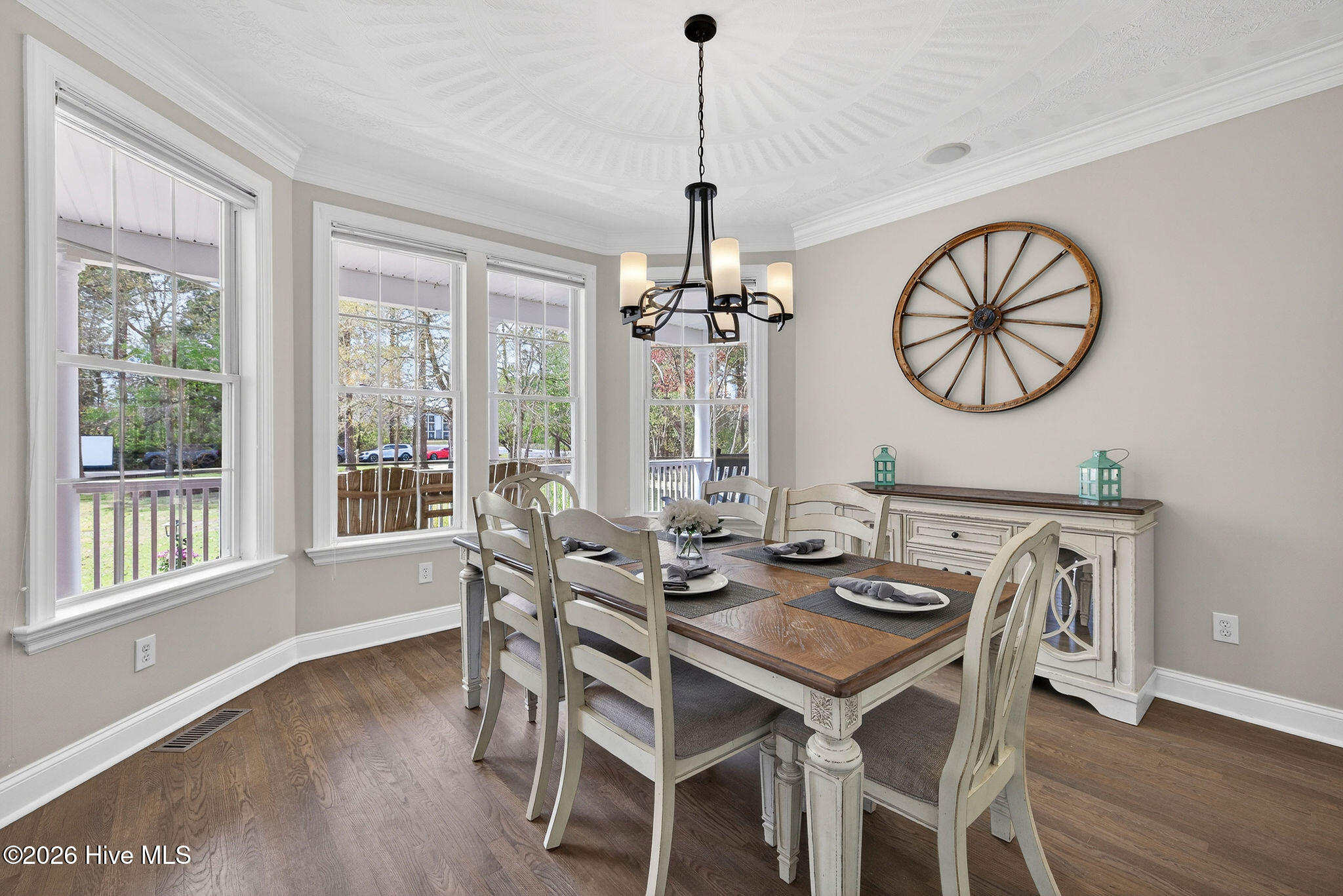 100563131 | Photo 11