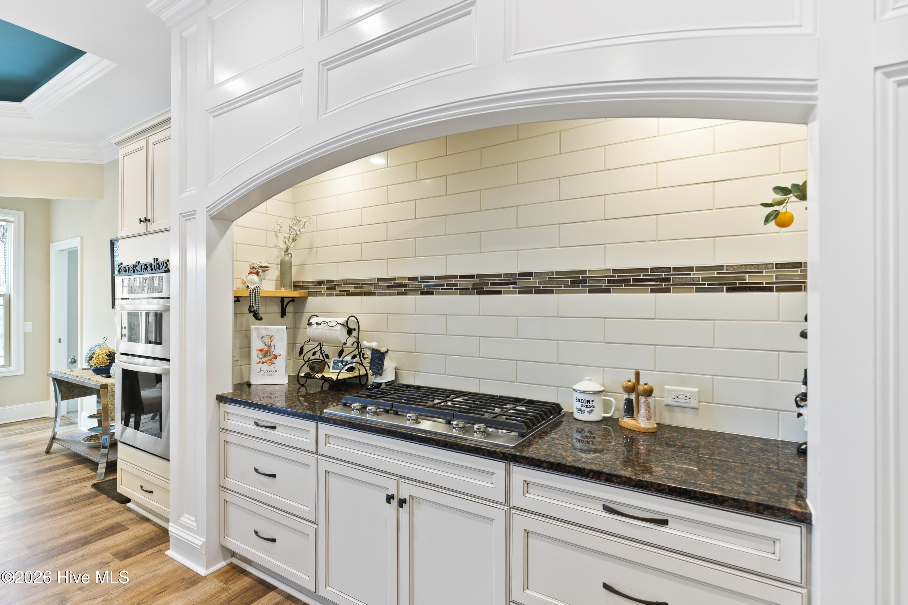 100551646 | Photo 12