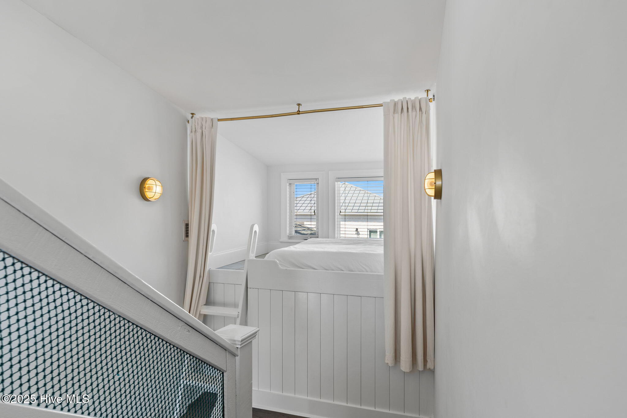 100535971 | Photo 39