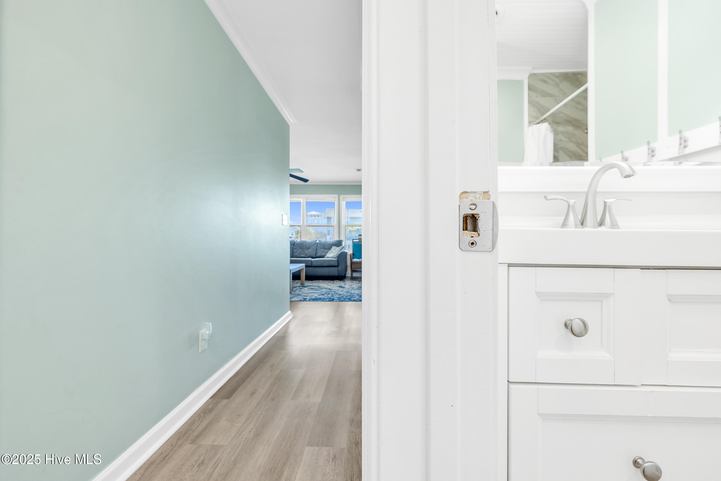 100538740 | Photo 10