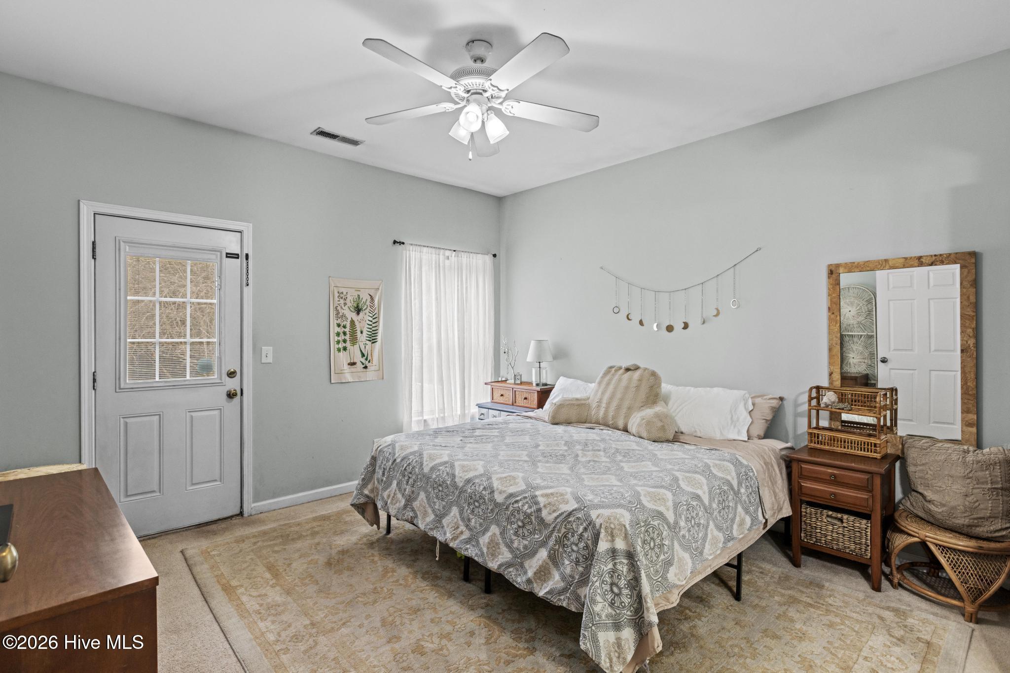 100556084 | Photo 12