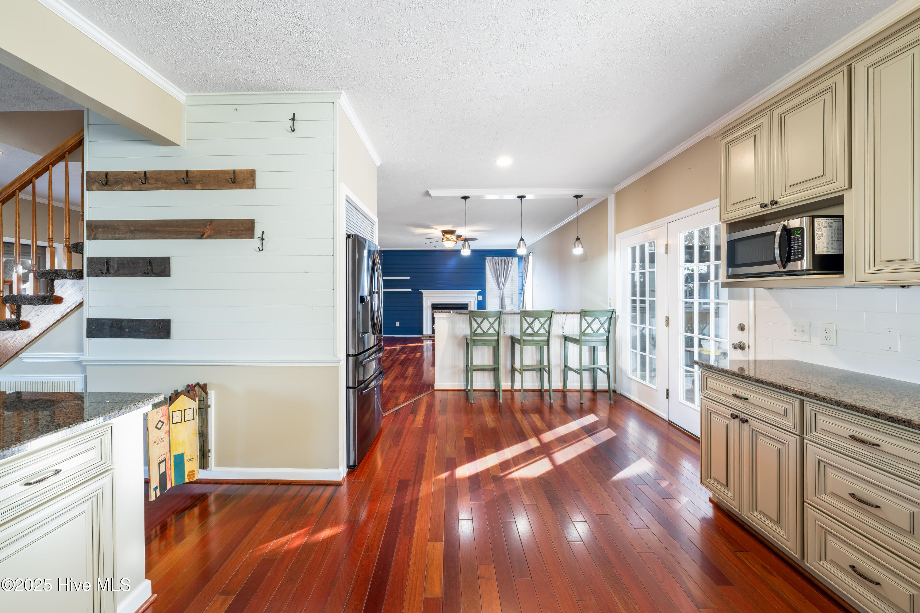 100547414 | Photo 10