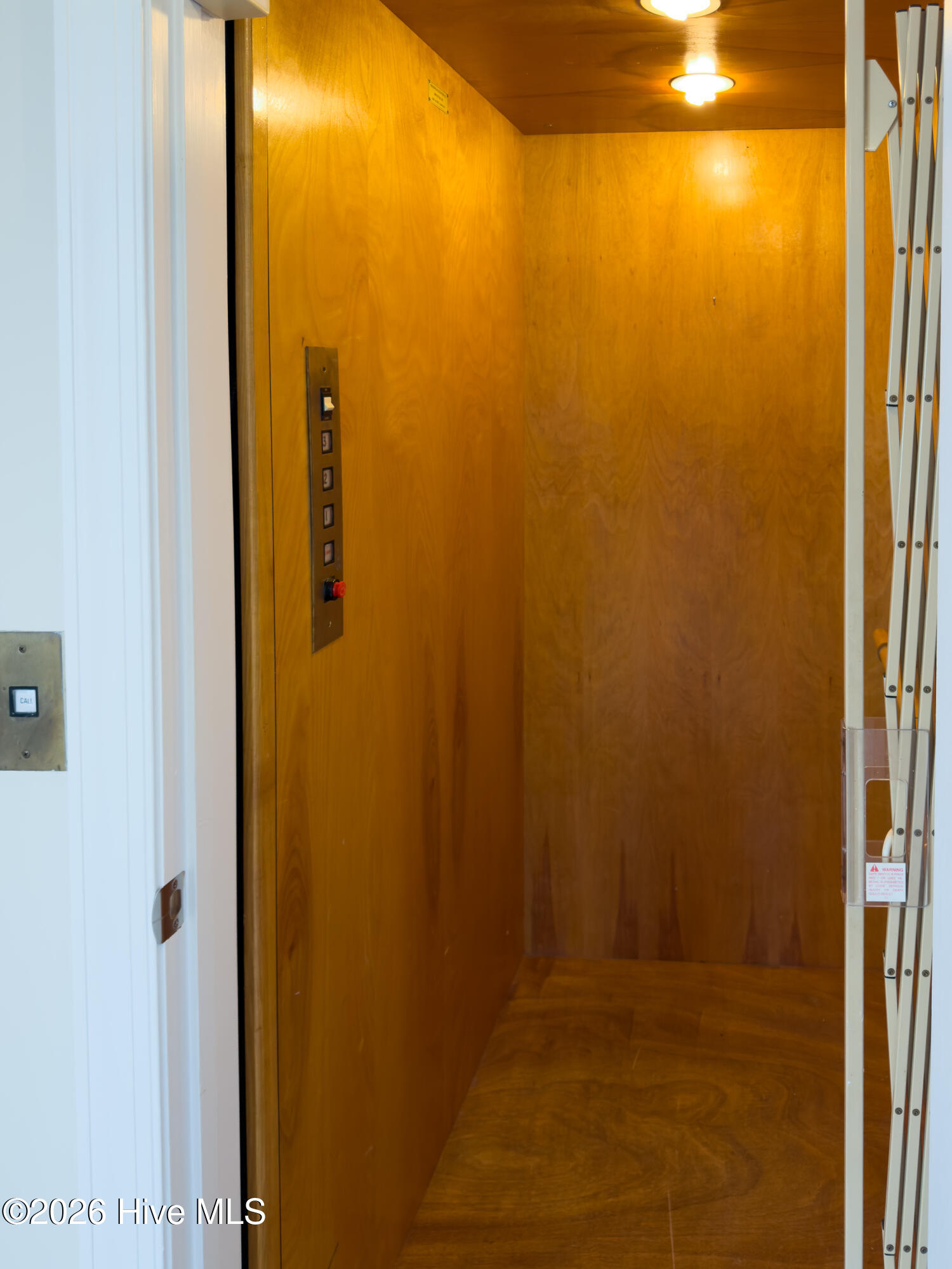 100561643 | Photo 47