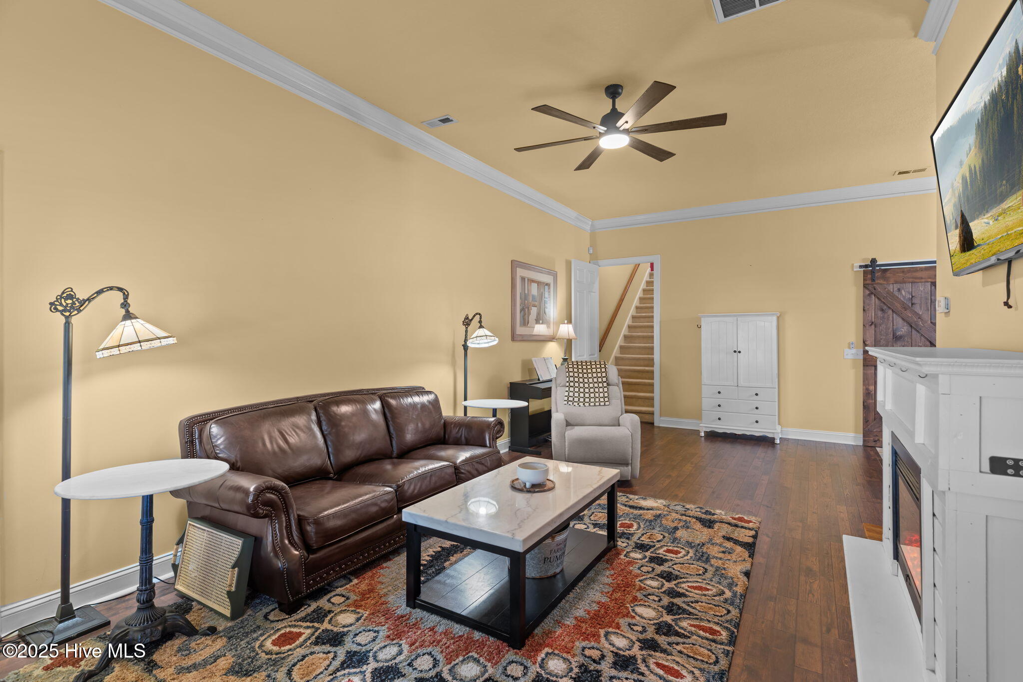 100540353 | Photo 15