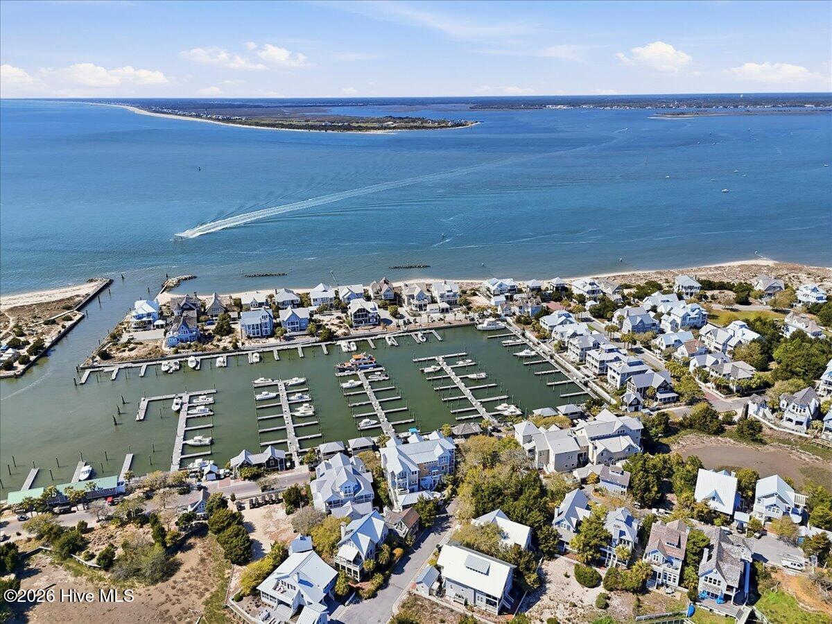 100563686 | Photo 33