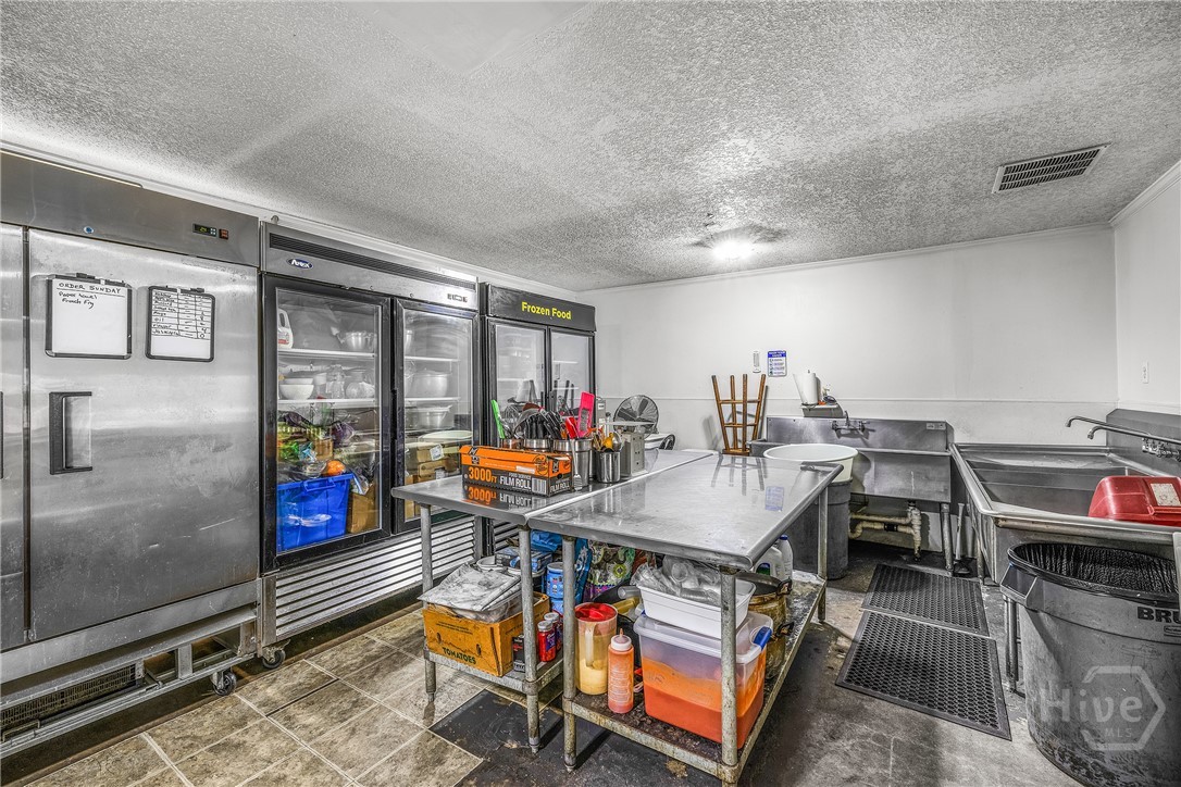 697 W Cherry Street, Jesup, GA, 31545