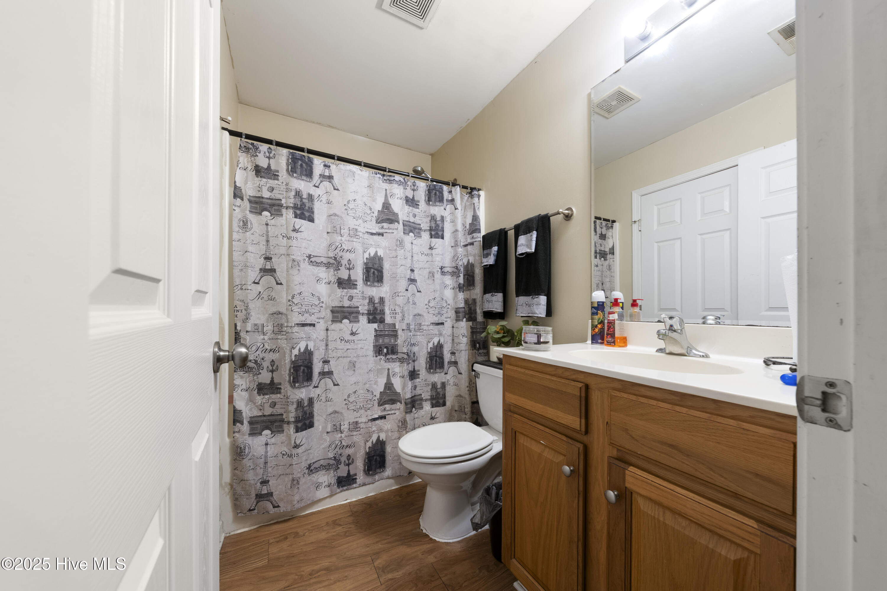 100535915 | Photo 19