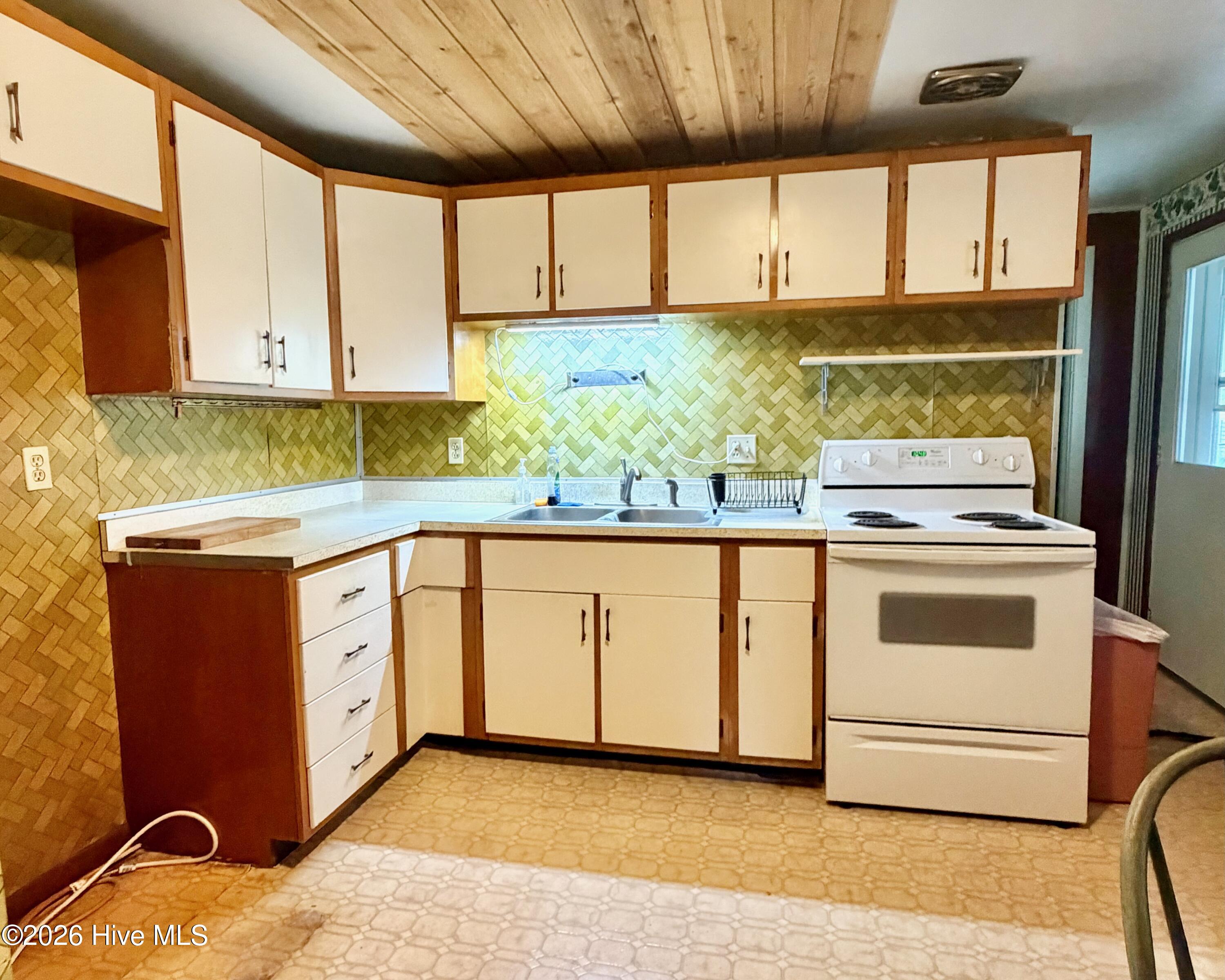 2802 Easy Street,Newport