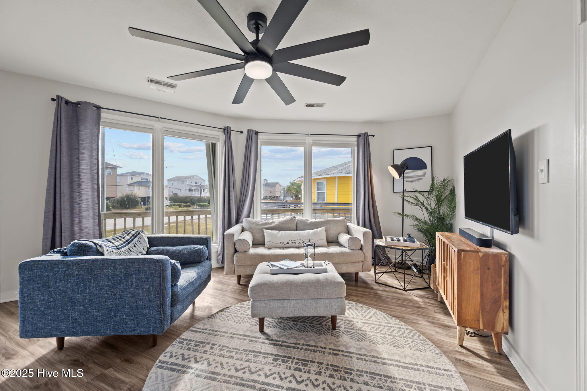 Homes for sale in North Topsail Beach, NC | 3045 Island Dr, North Topsail Beach, NC 28460 | MLS# 100543608