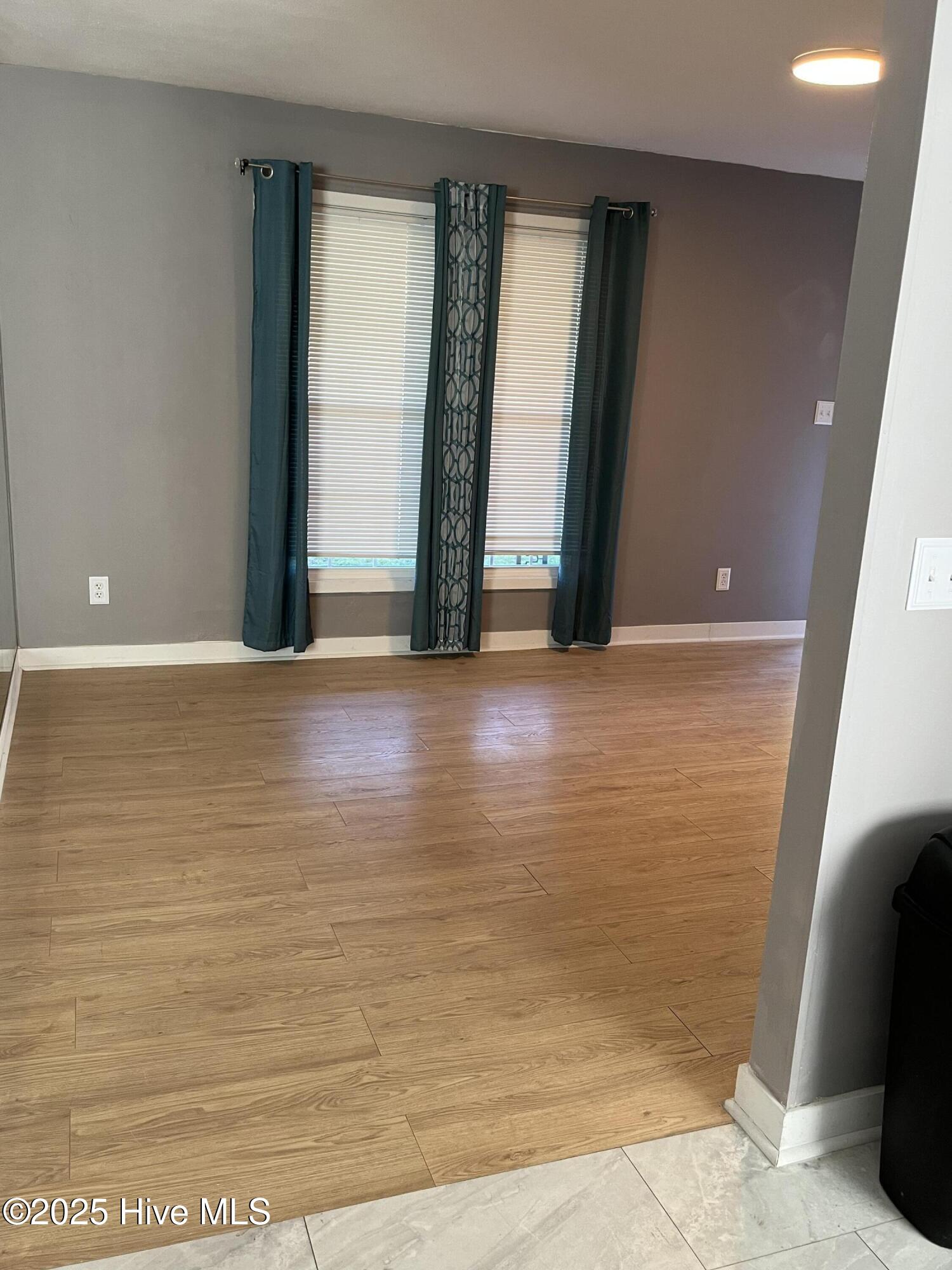 100536383 | Photo 12