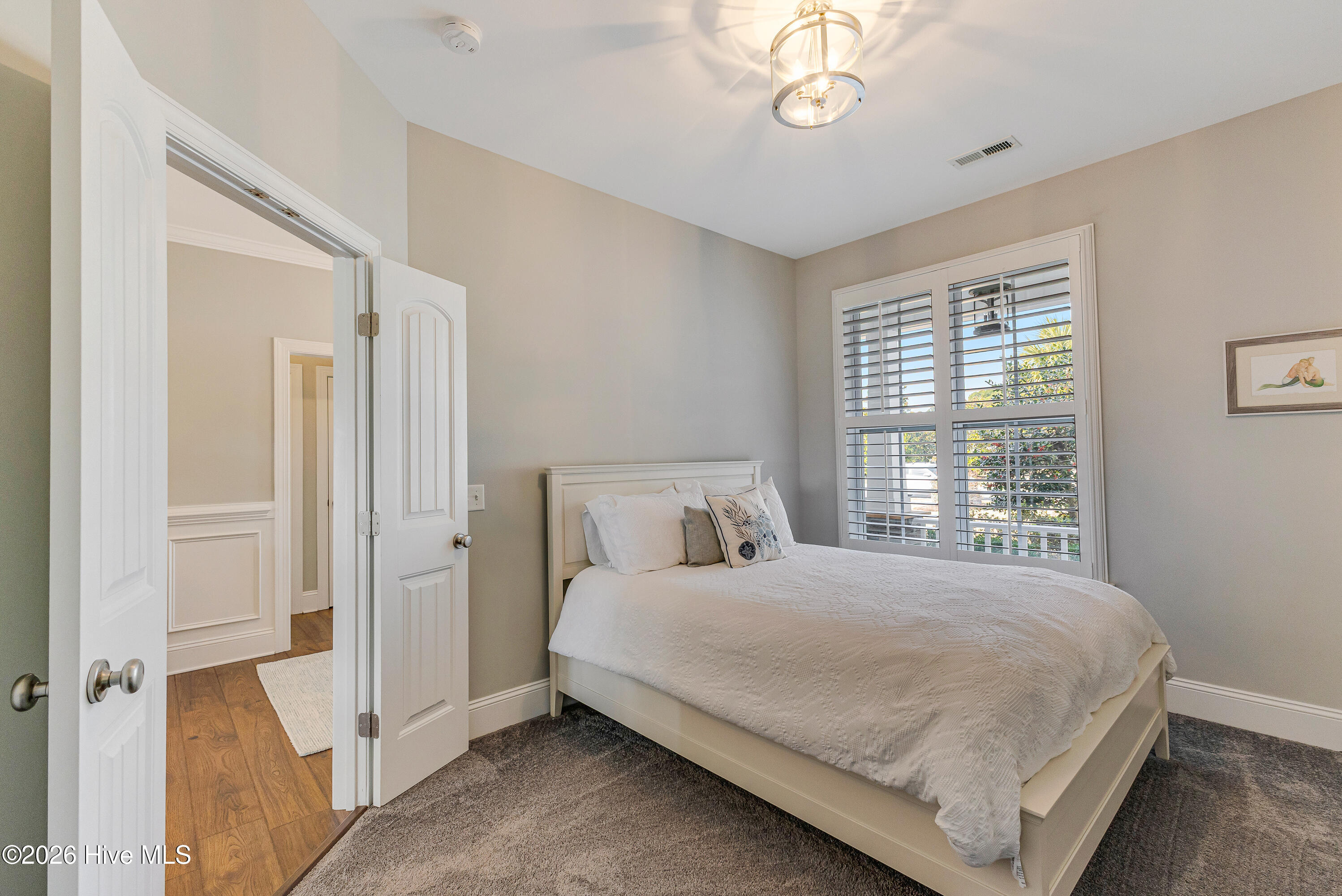 100553898 | Photo 27