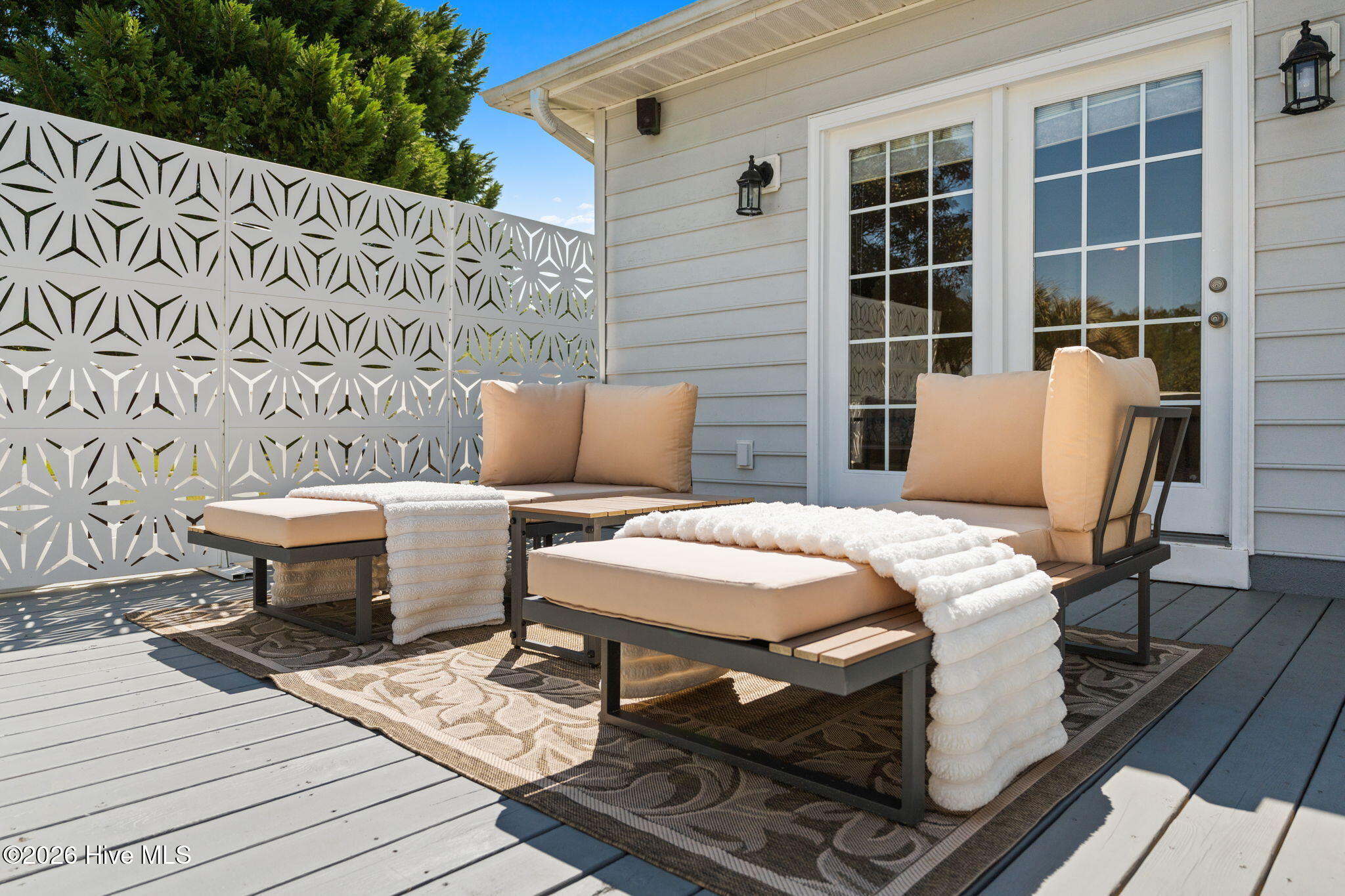 100567256 | Photo 50