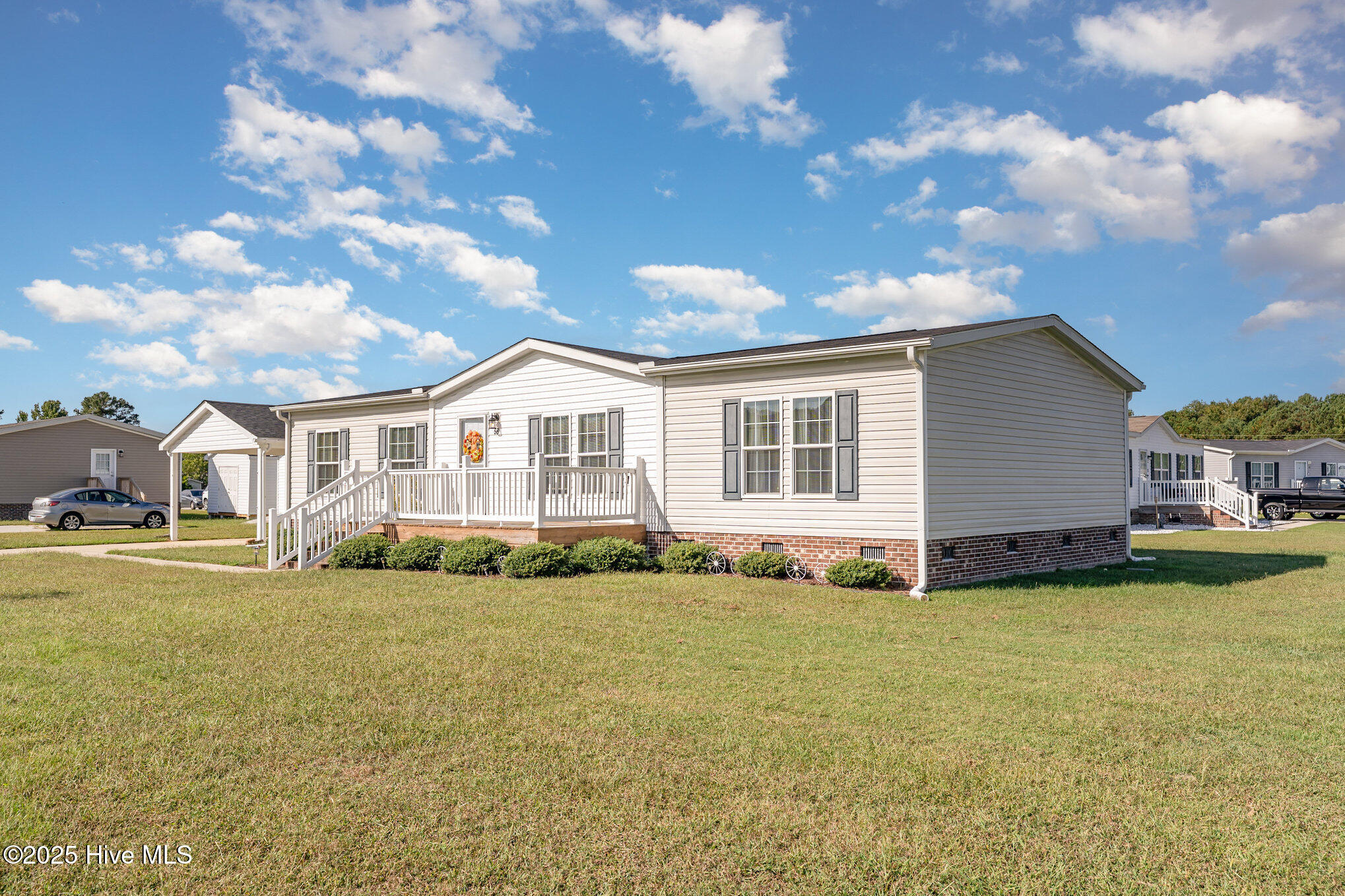 002_wag08259-edit_432