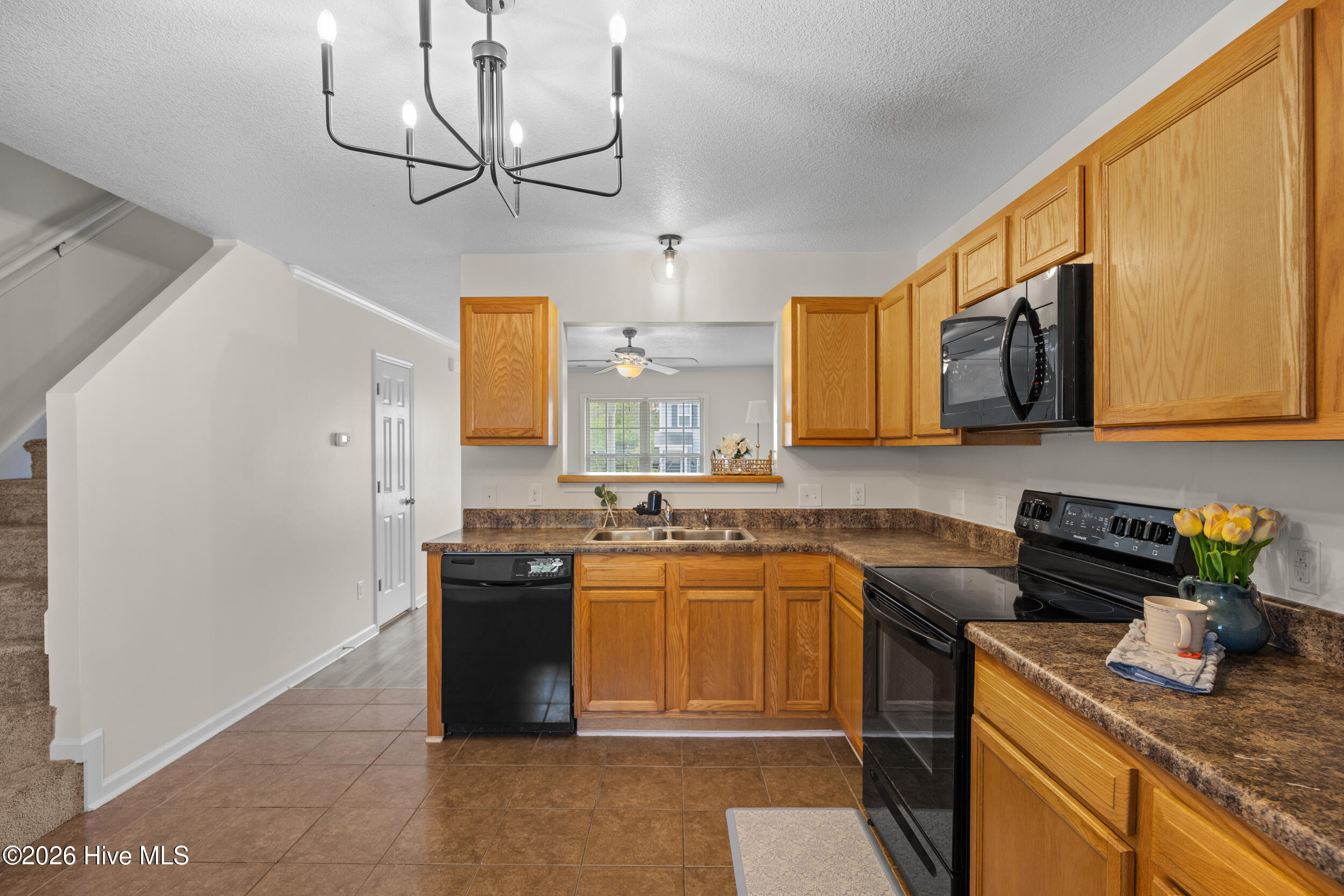 100552450 | Photo 15