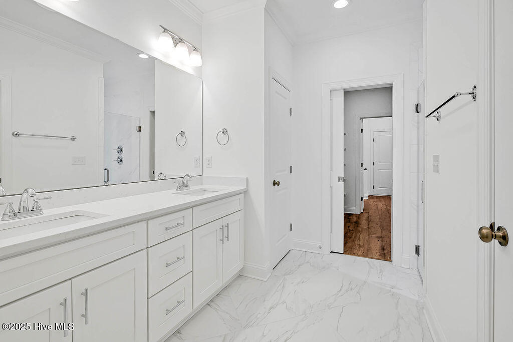 100471796 | Photo 20