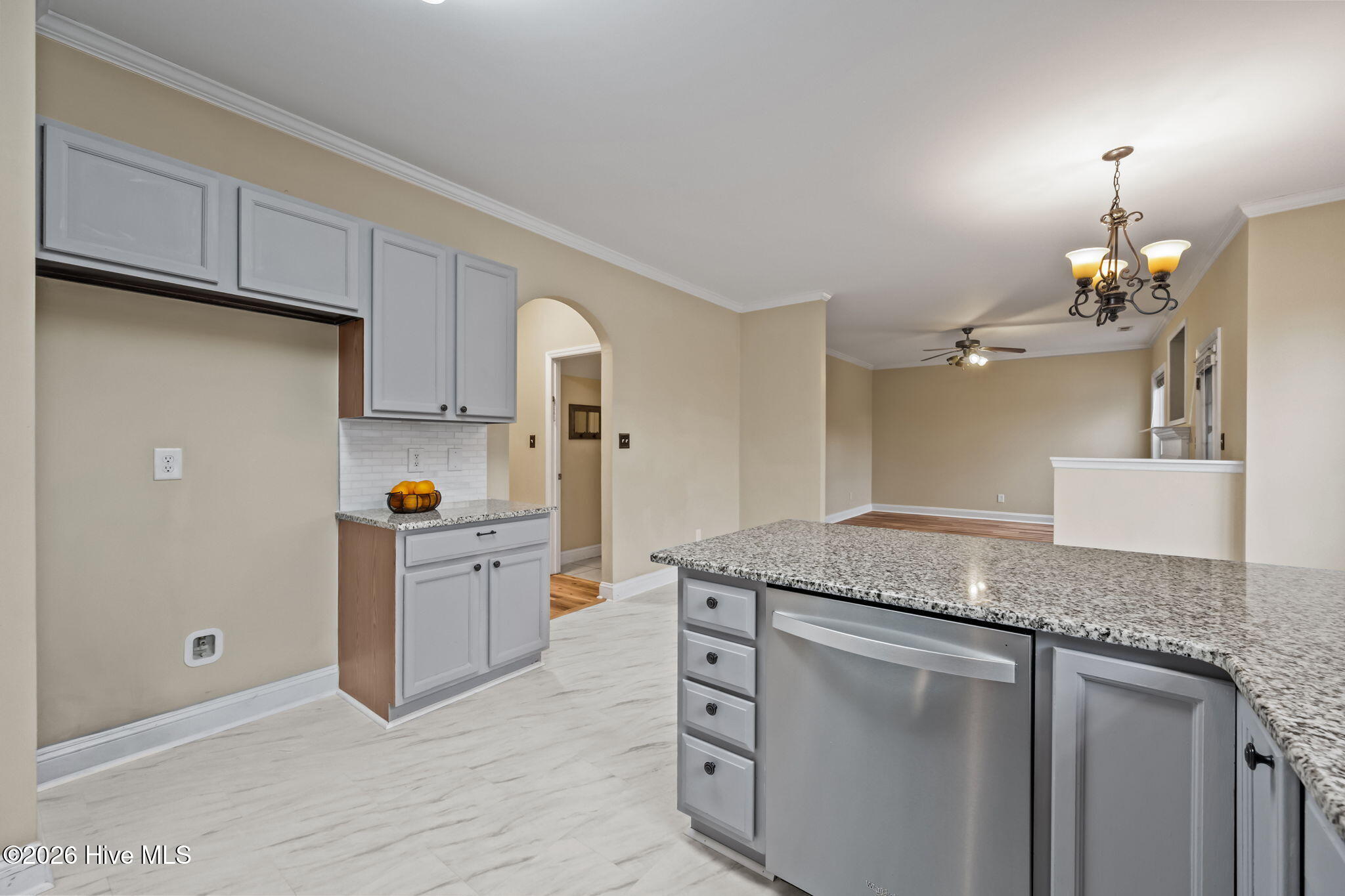 100548708 | Photo 10