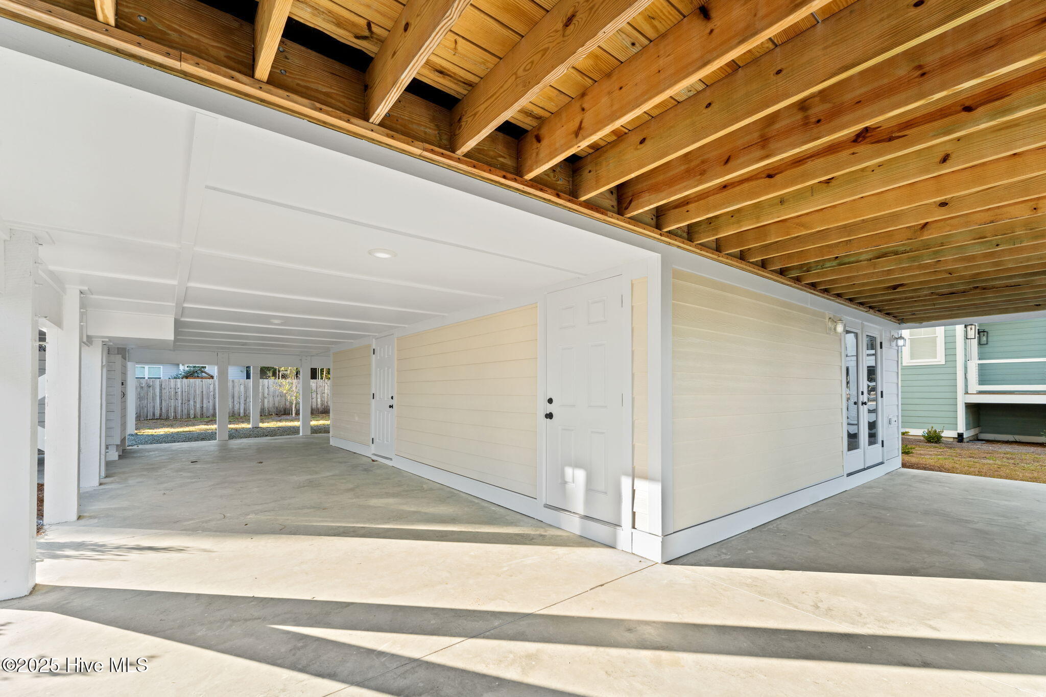 100539772 | Photo 45