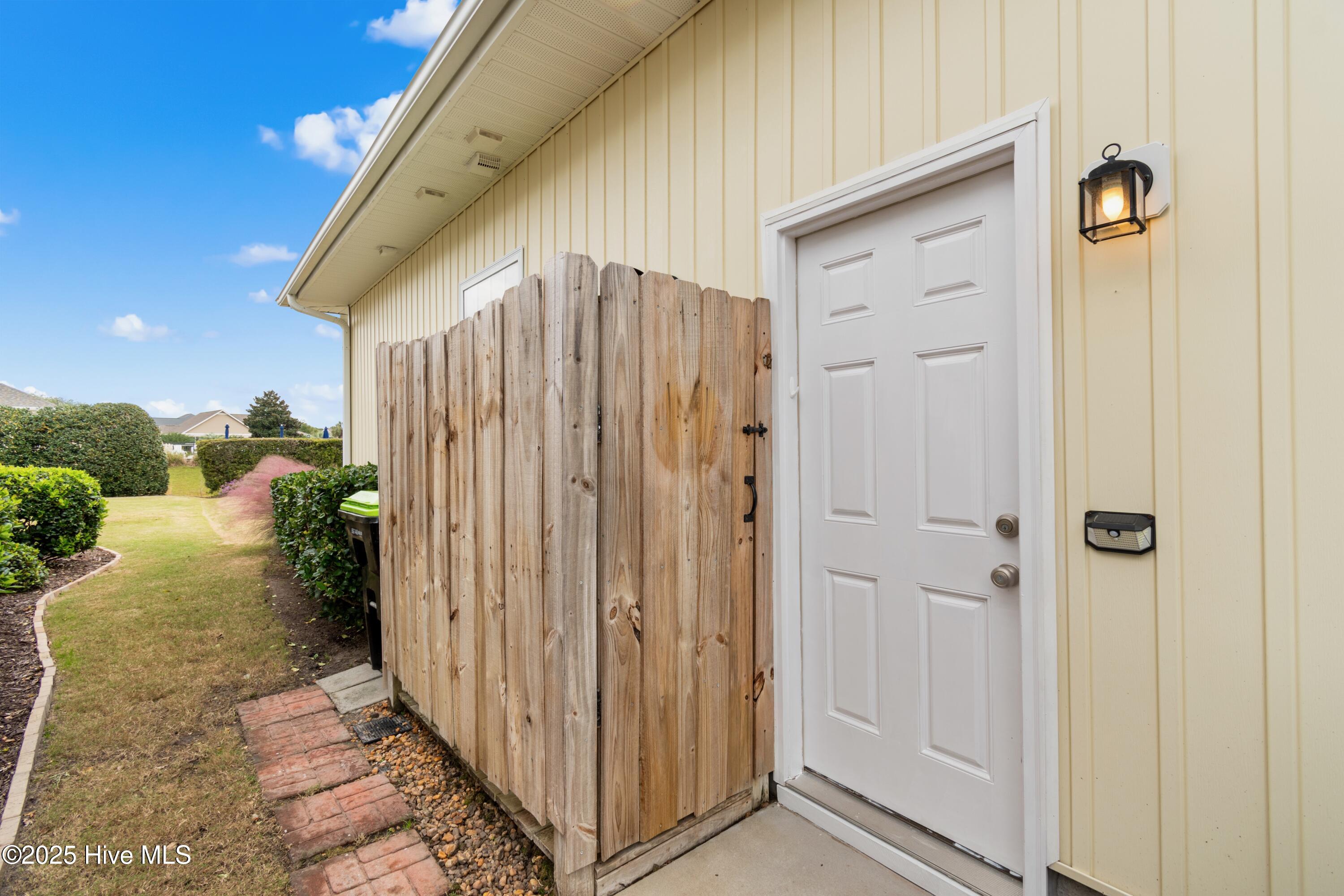 100538736 | Photo 37