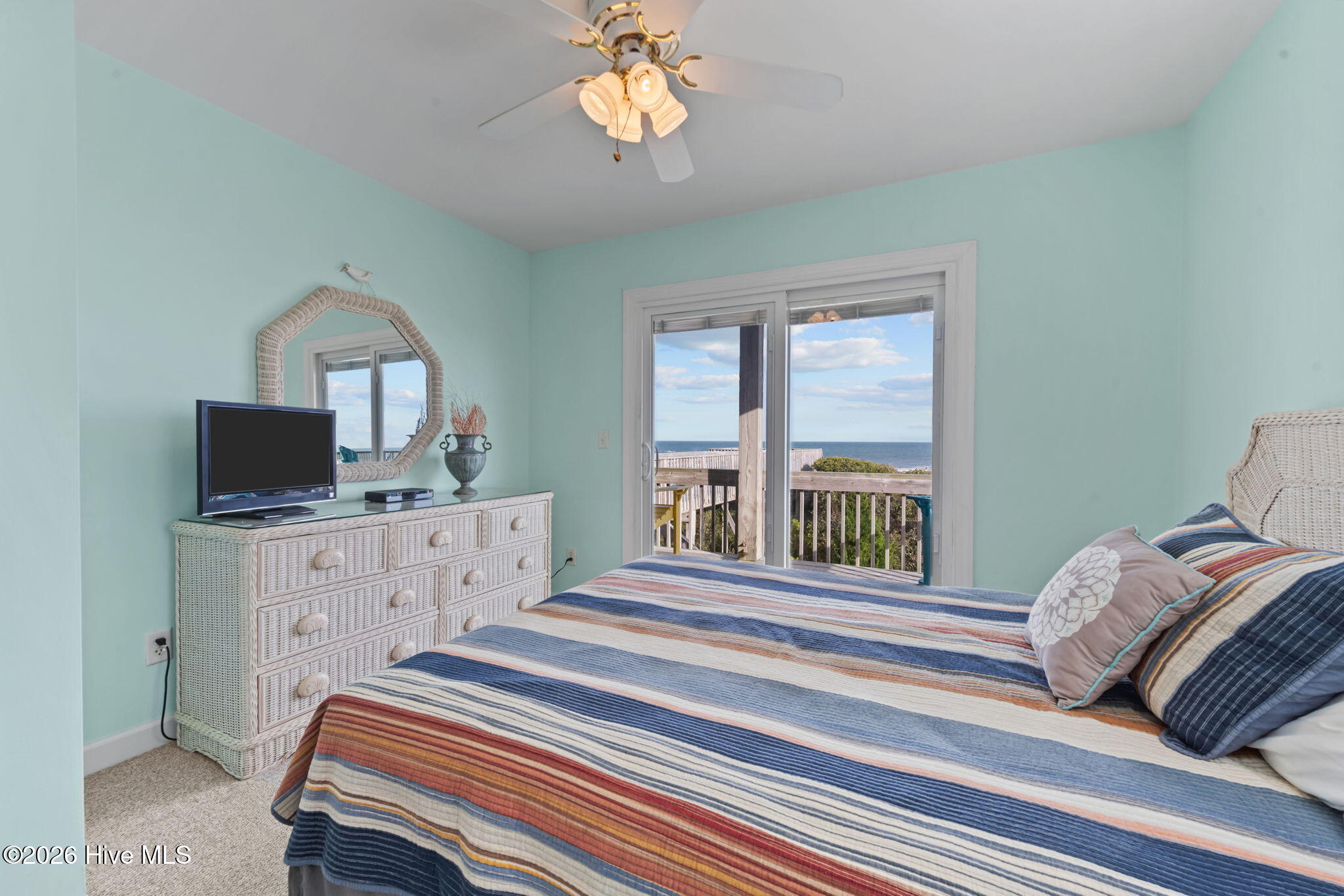 100567525 | Photo 41