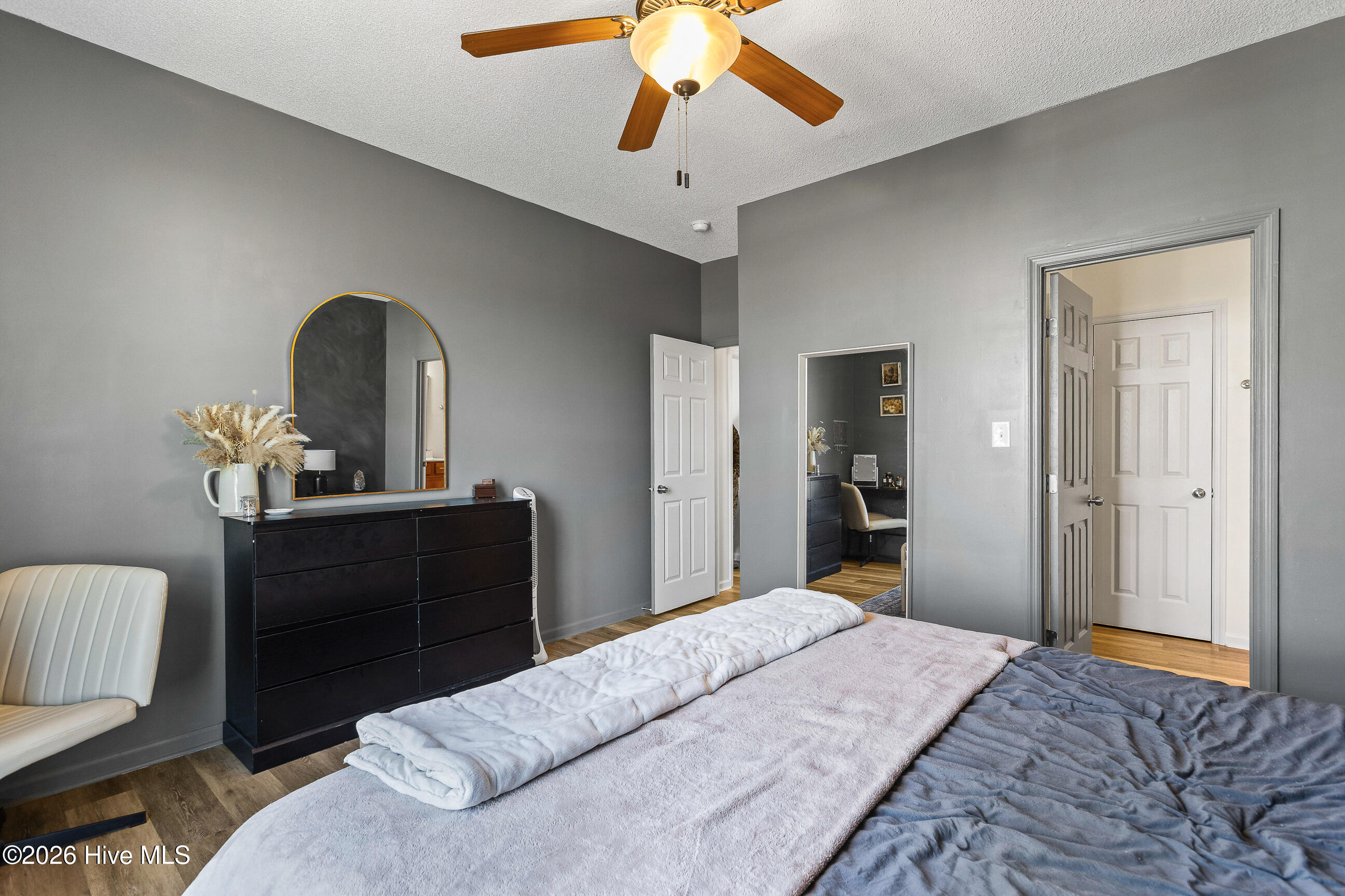 100558370 | Photo 13