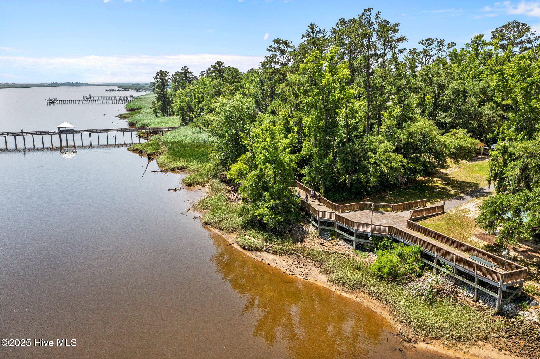 100547034 | Photo 38