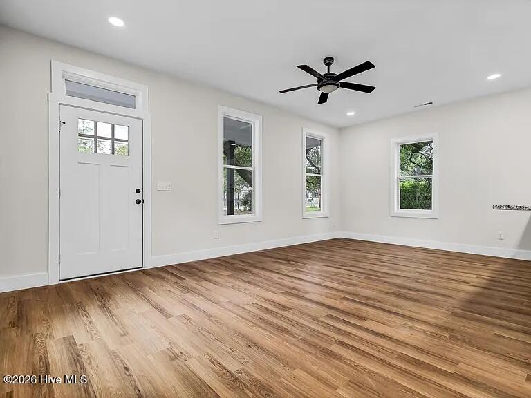 100568663 | Photo 14