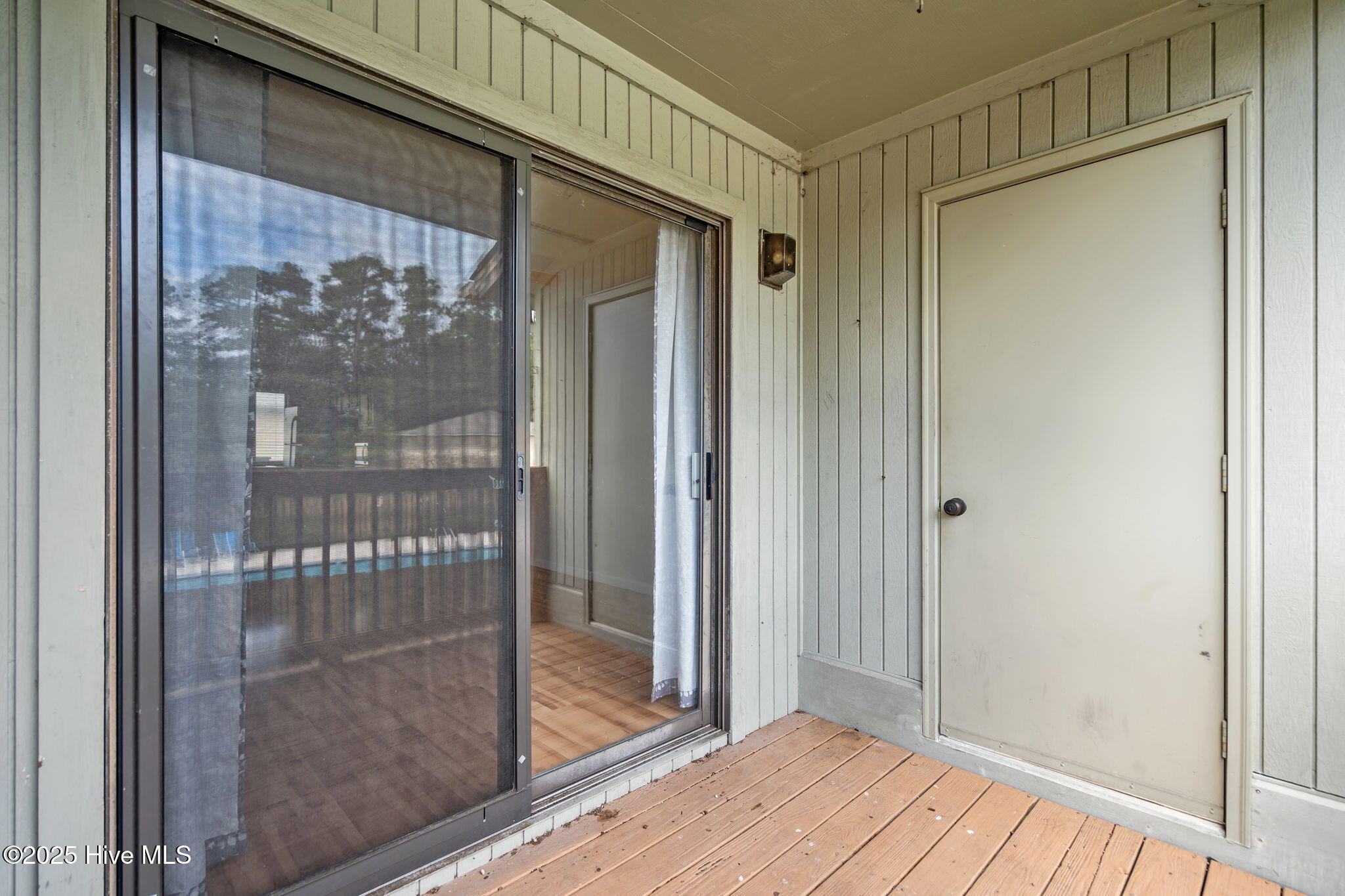 100529850 | Photo 34