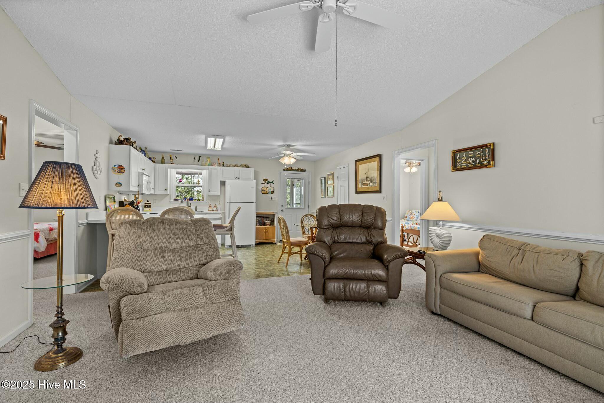 100490035 | Photo 20