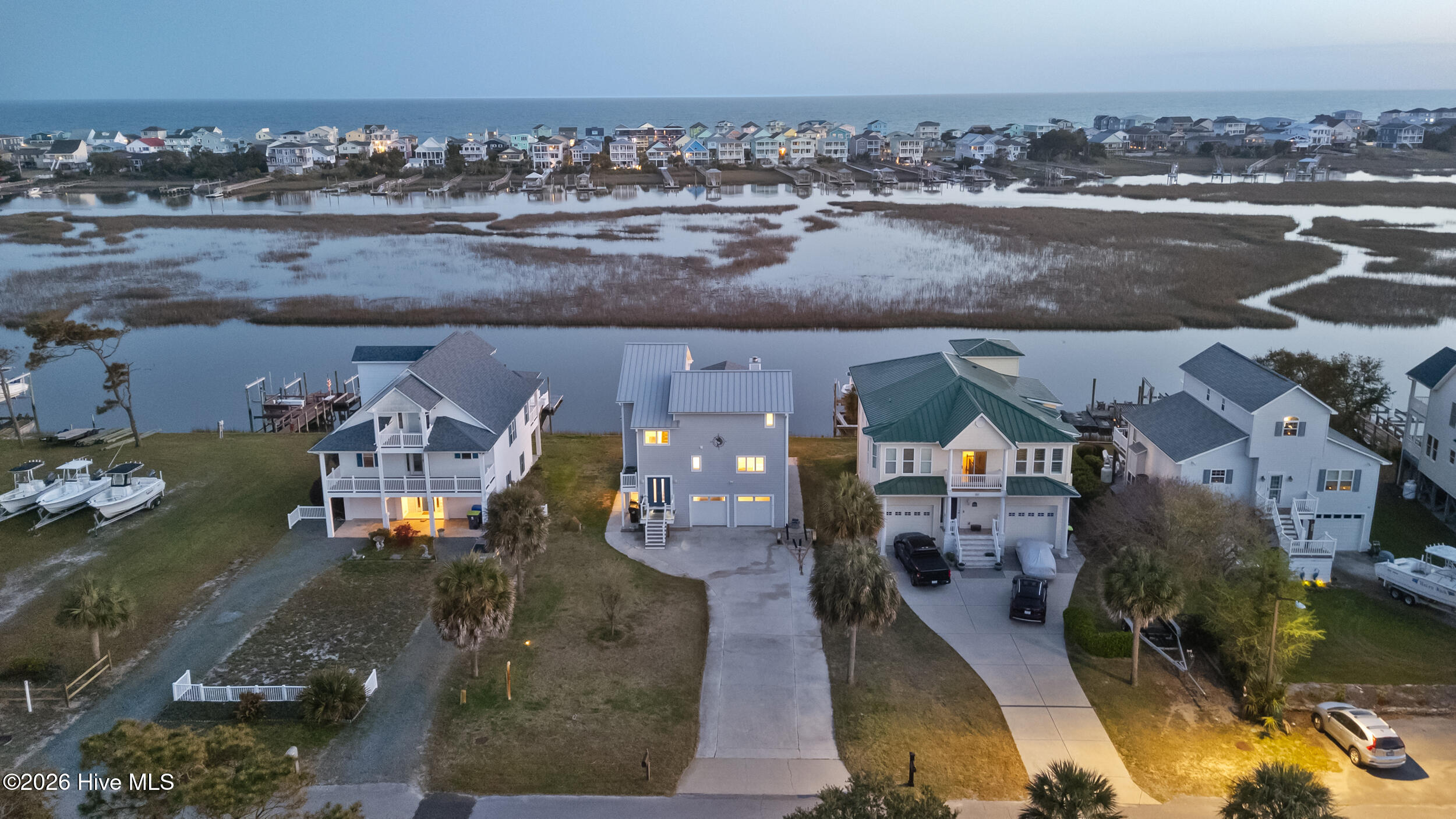 100564811 | Photo 87