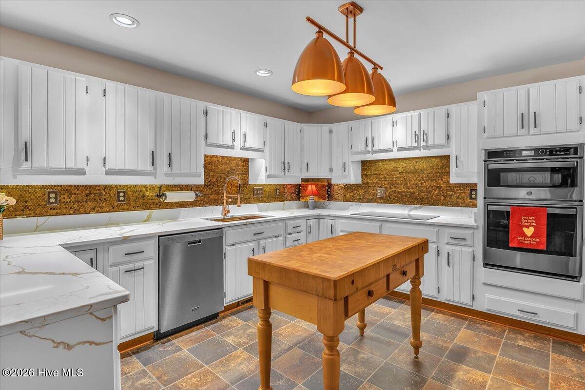 100565591 | Photo 14